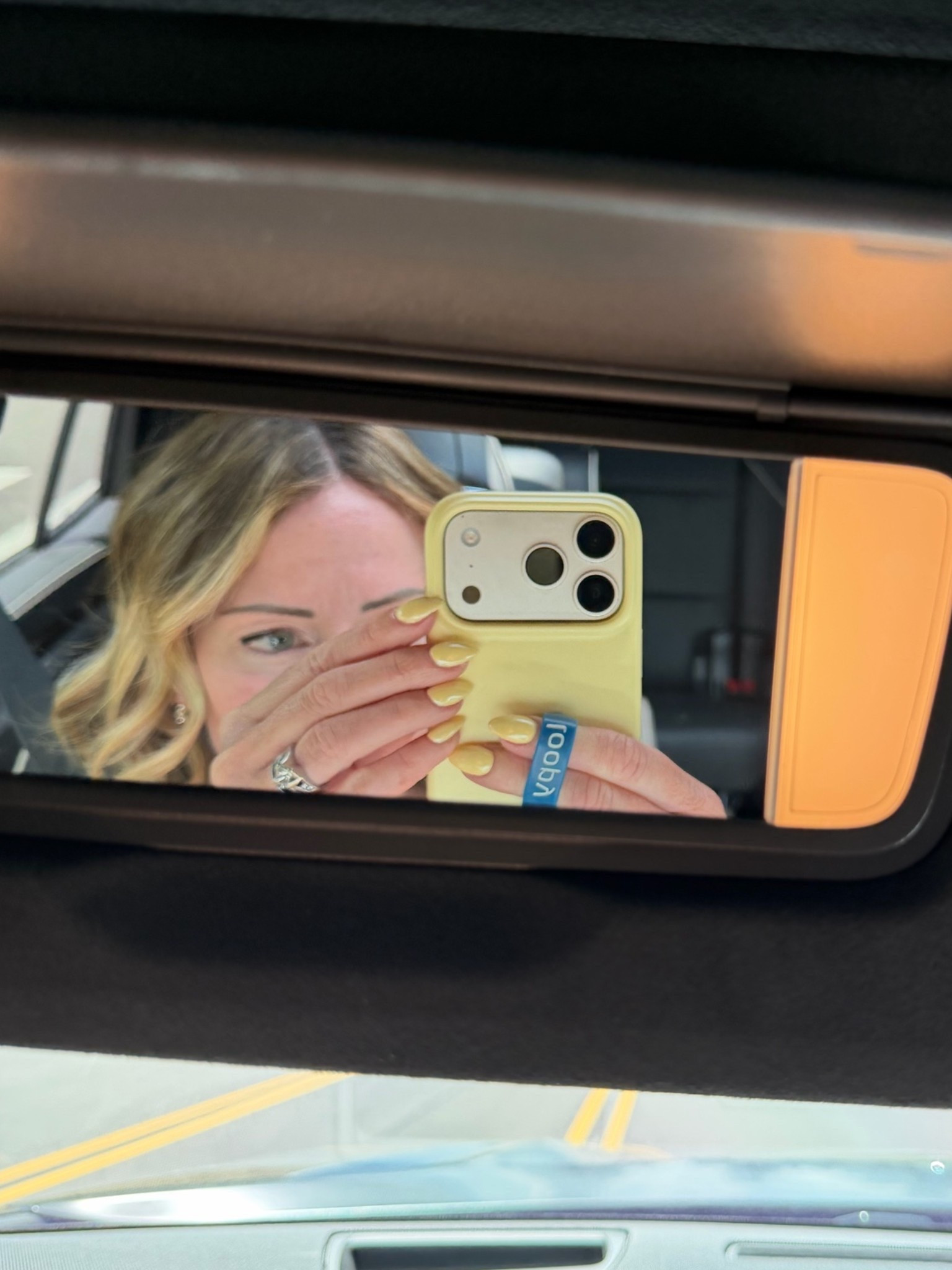 When your mani matches your loopy iPhone case 
Butter, yellow, trendy, chrome, nails, and matching phone case
Save with code: heyitsjenna at loopy!