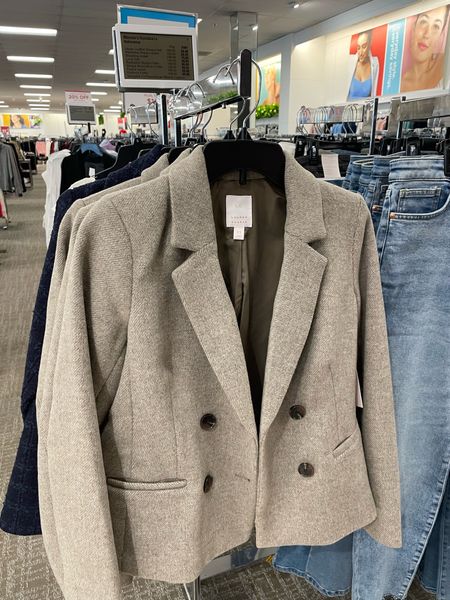 I was running into Kohls yesterday and this blazer caught my eye. It’s soft to the touch, good structure, and it’s on sale!! A great piece for work or going out. 💓

#LTKHolidaySale #LTKstyletip #LTKworkwear