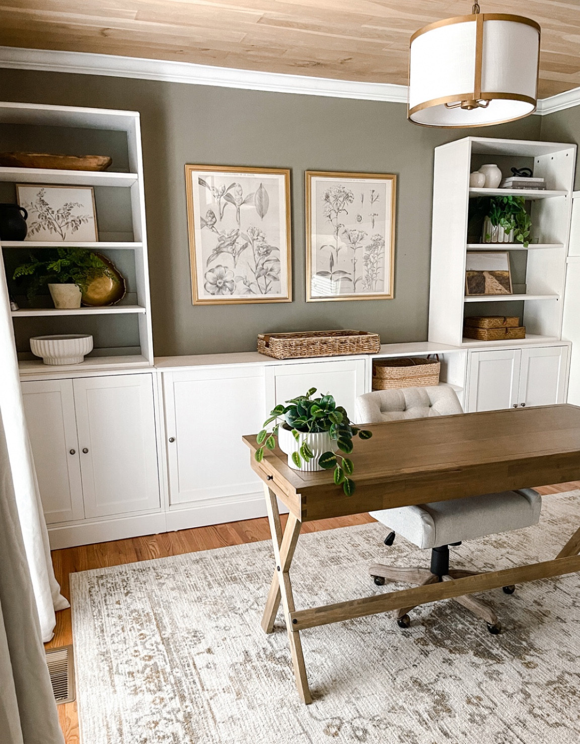 Home office space 

#LTKhome #LTKstyletip #LTKfamily