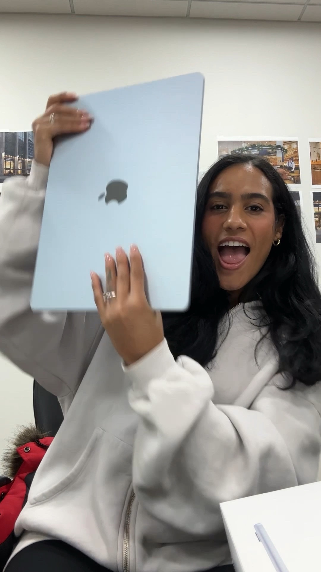 Unbox MacBook Air m4 - ft my coworkers lol

#LTKWatchNow #LTKSaleAlert #LTKU