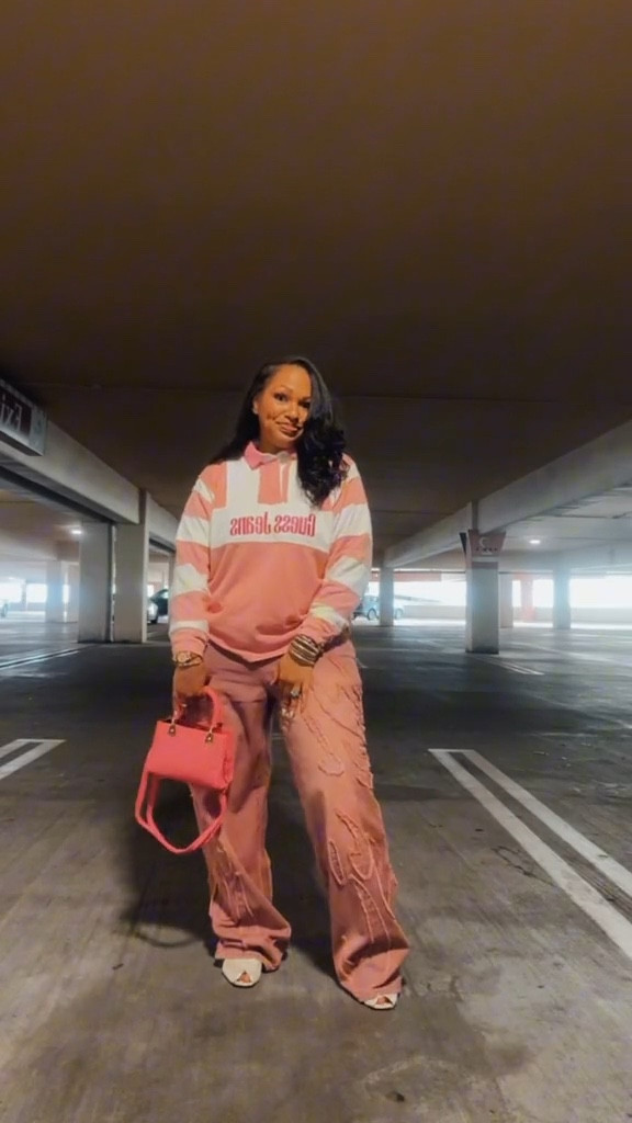 Just a little fit check 💕 

#OOTD #fitcheck #grwm #pink #pinkaesthetic #guessjeans #manfinity #fashiongirl 