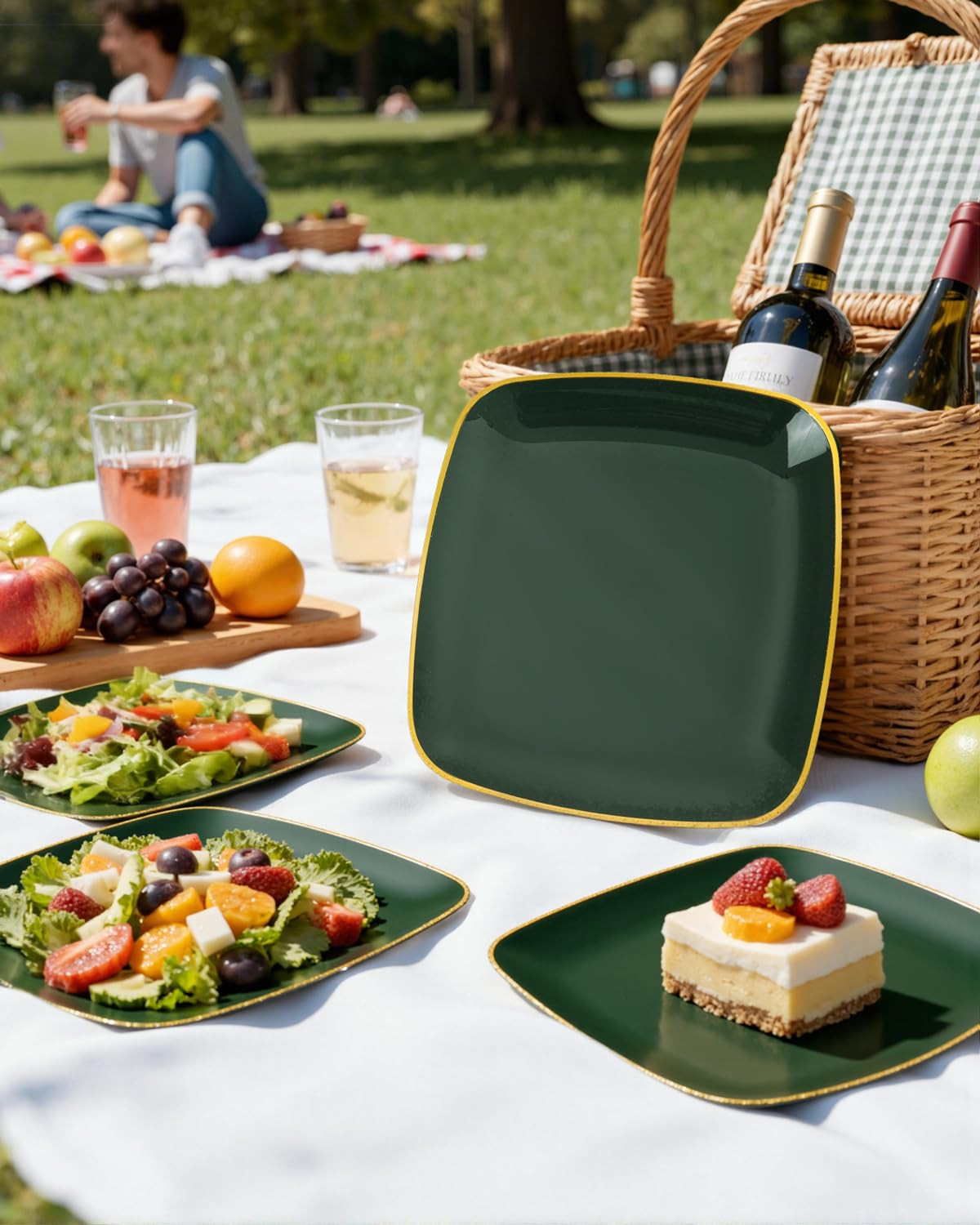 bUCLA 100PCS Green and Gold Plastic Plates - Heavy Duty Square Green Disposable - Include 50 Dinn... | Amazon (US)