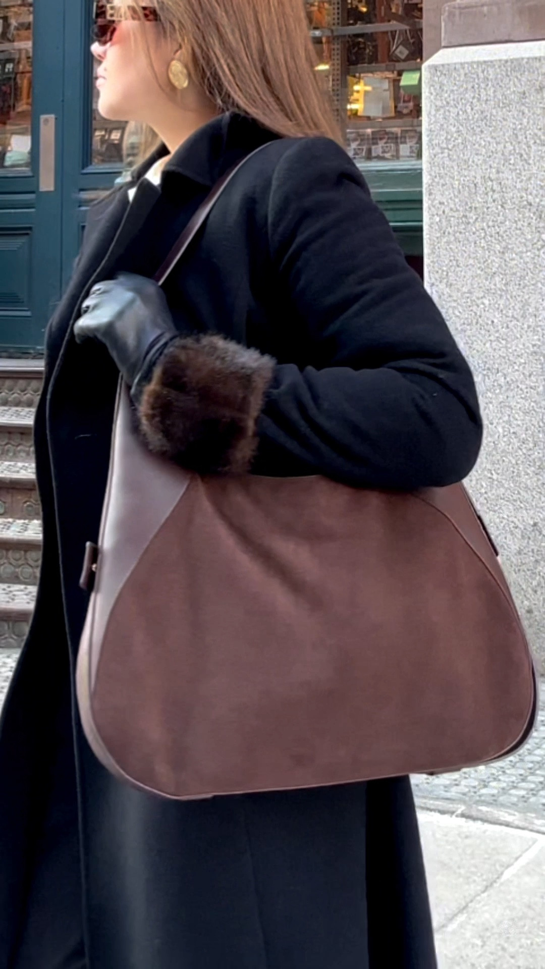 A work bag that actually works 🤎 Fits my laptop, adjusts perfectly, and attaches to my suitcase, so city days and travel days feel effortless. I’m wearing the @oleada_official Marina Hobo bag in Mocha #oleadaworkbags #OLEADAWorkStyle #elevatedworkstyle #workbag 

#LTKWorkwear #LTKdayinmylife