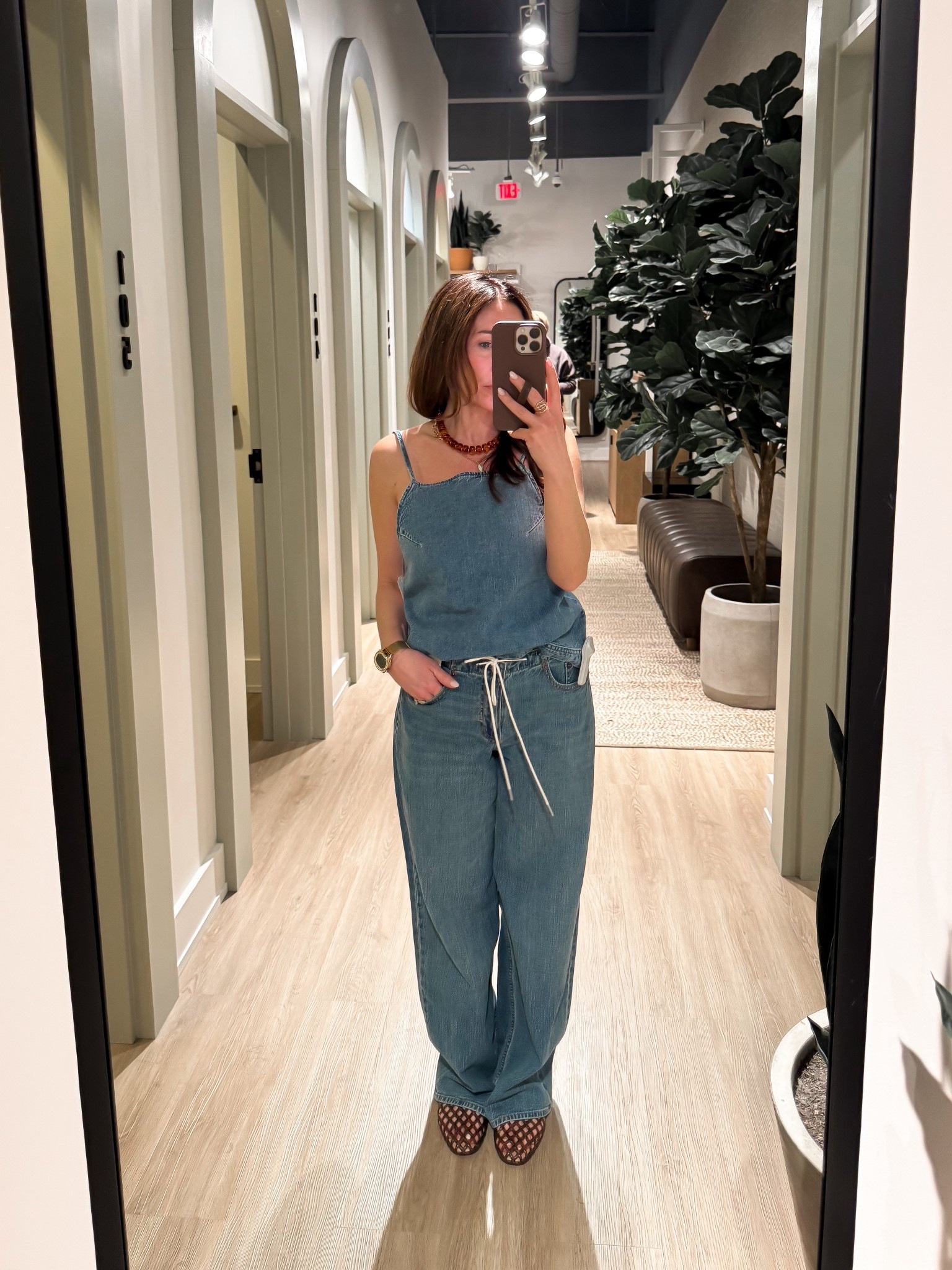 The linen  blend jeans sold out so fast. @abercrombie 

#LTKootd #LTKPetite #LTKSeasonal