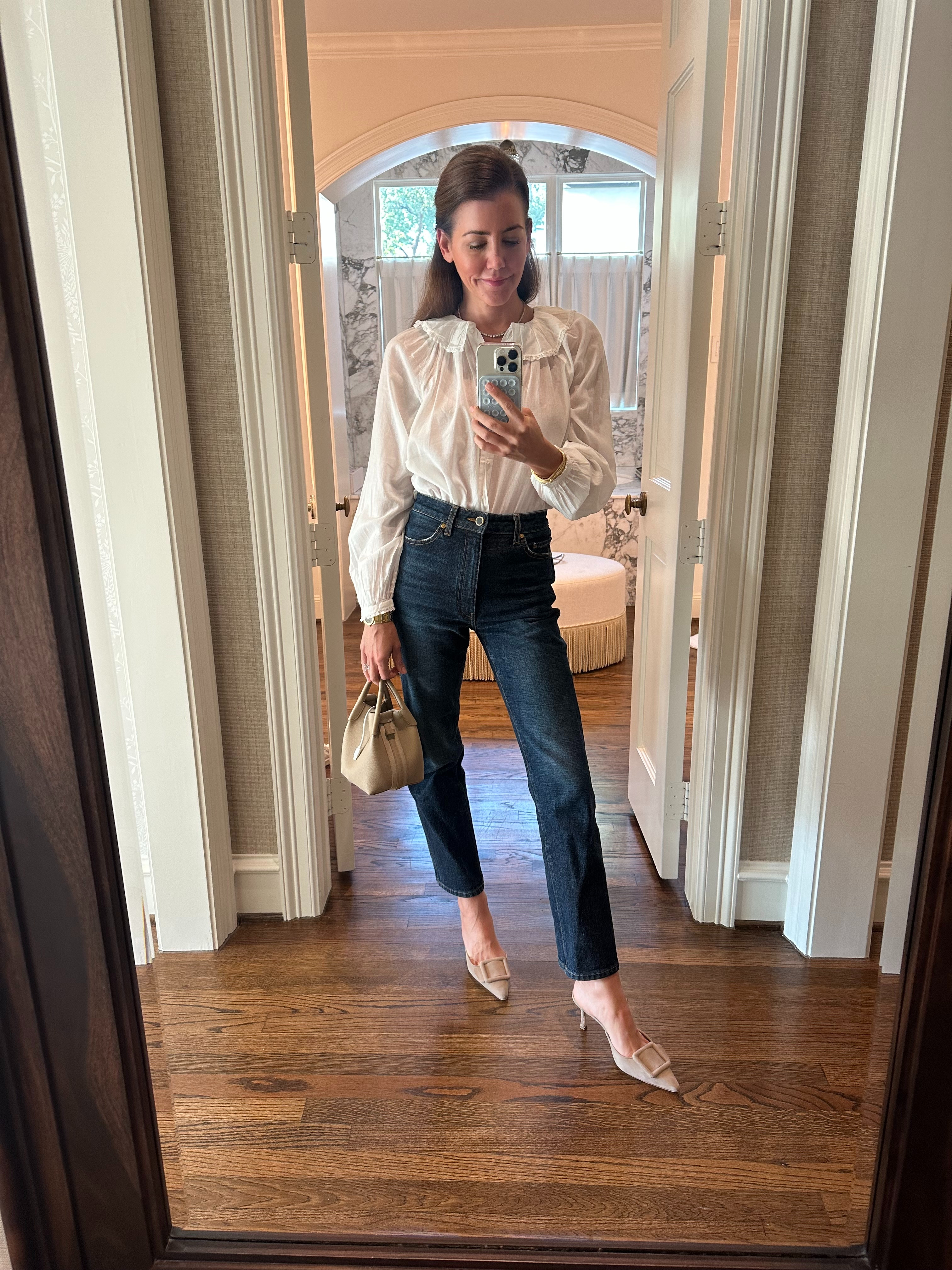 doen top (sold out) // khaite jeans // manolo blahnik shoes // loro piana bag

 

 