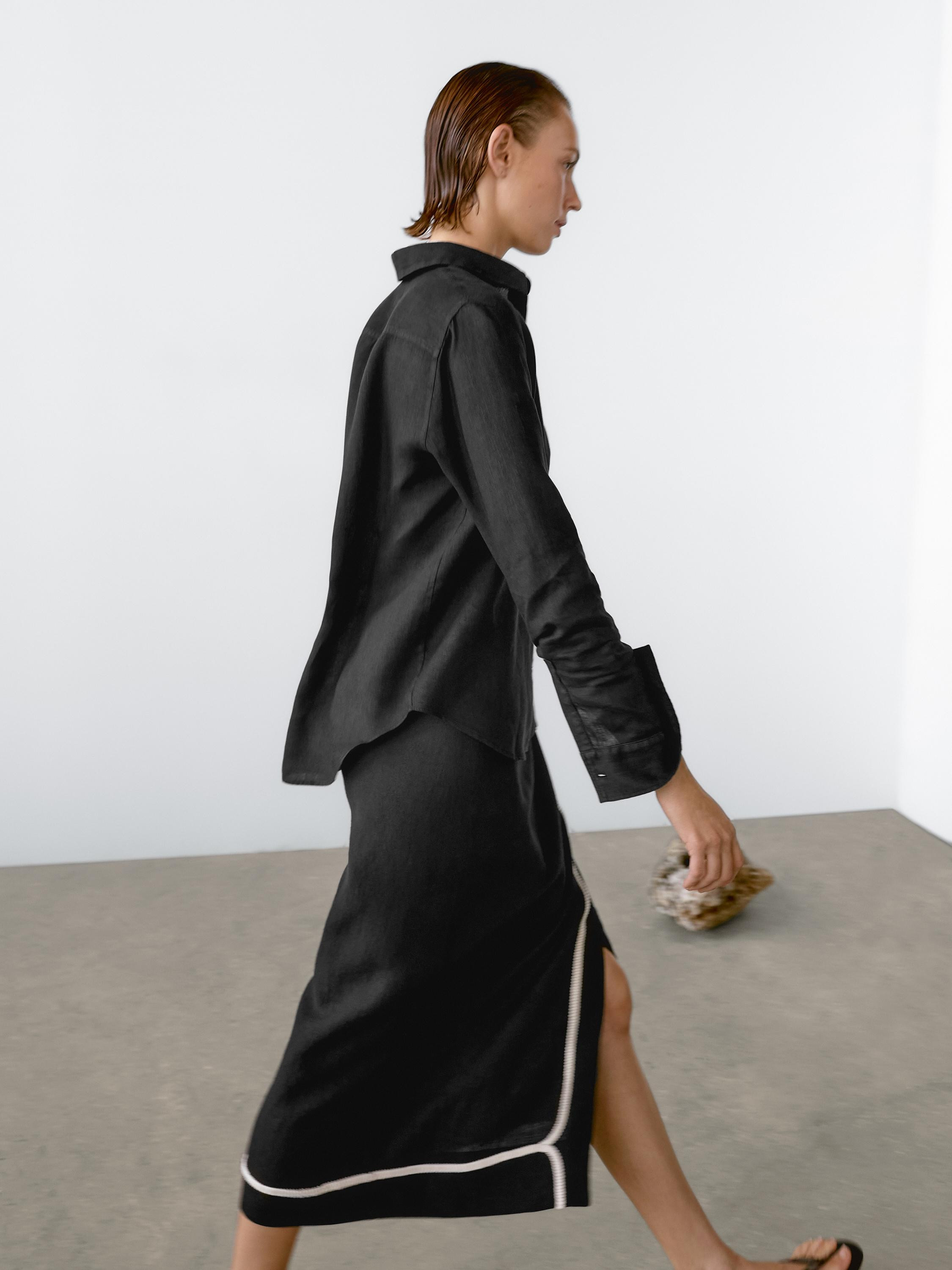 Midi skirt with contrast embroidery | Massimo Dutti US