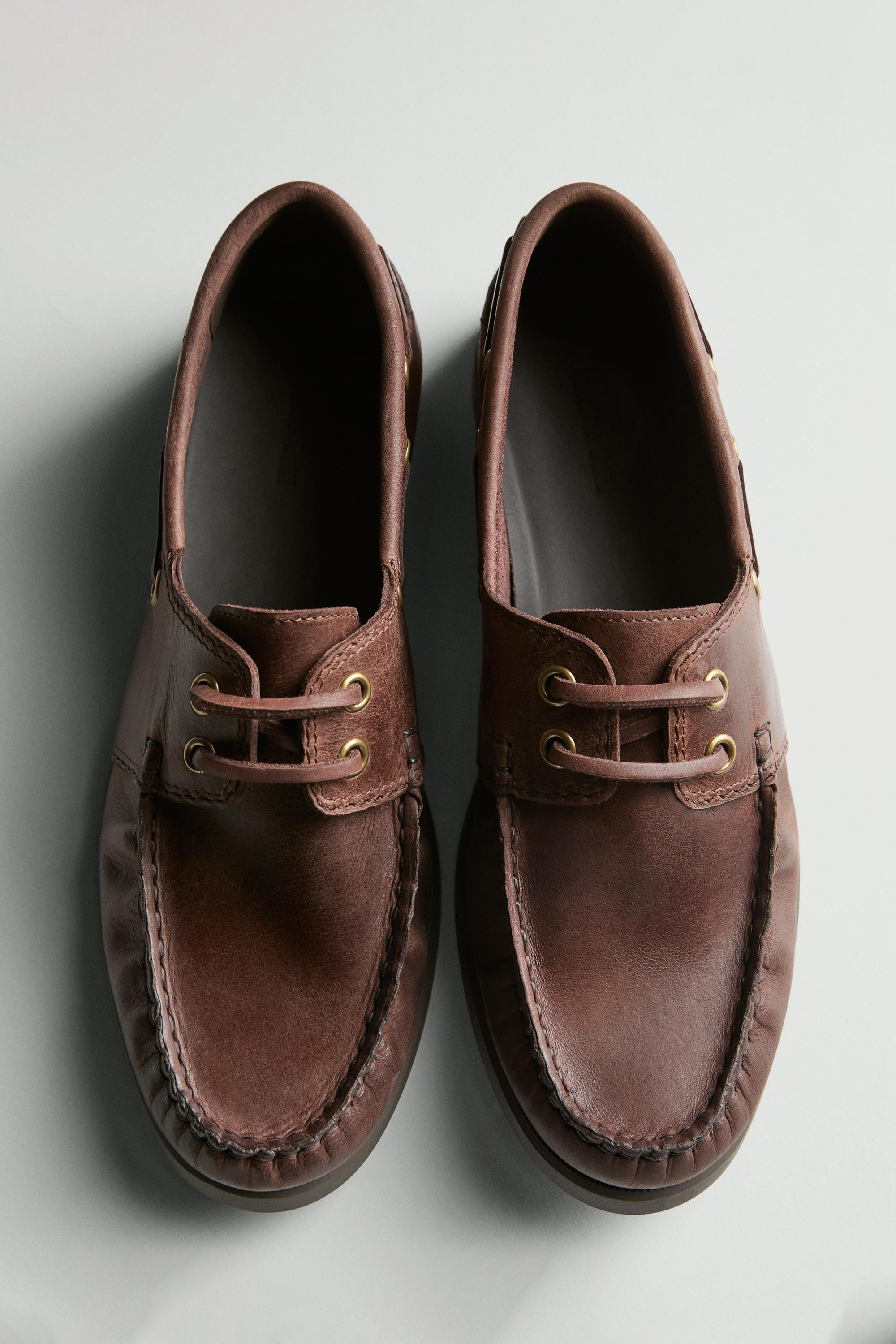 Oiled leather deck shoes | Massimo Dutti US