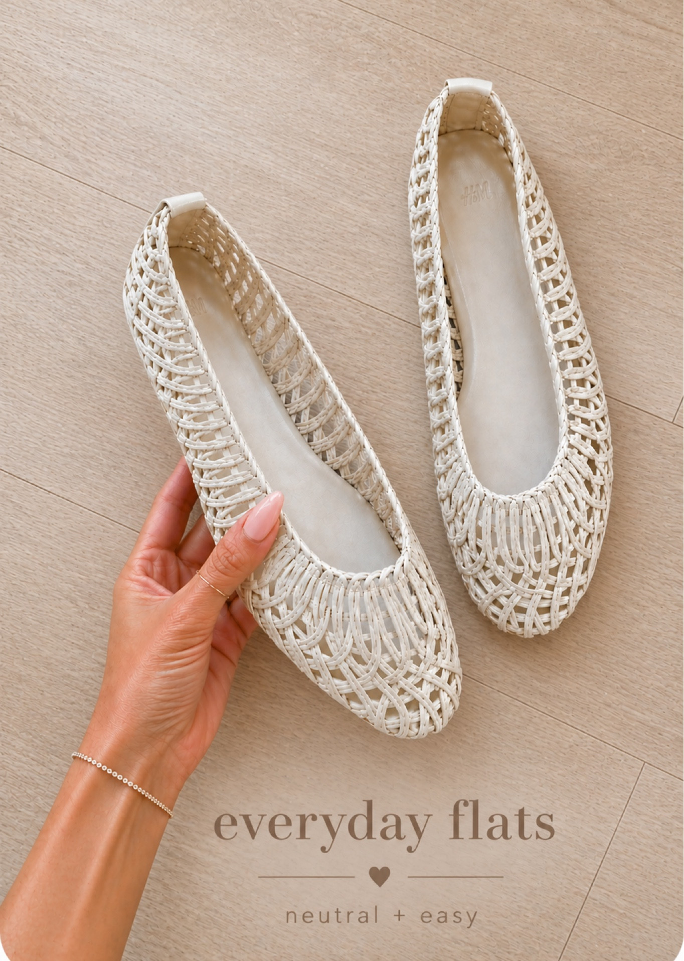 These are the kinds of flats you end up wearing every single day 🤍
Lightweight, comfortable, and go with literally everything — dresses, denim, sets…all of it. 

I love how easy they can make an outfit feel while still looking put together.

Perfect for
• everyday wear
• travel
• summer outfits
• running errands

Linked these + similar options here

#LTKdayinmylife #LTKmomlife #LTKootd
