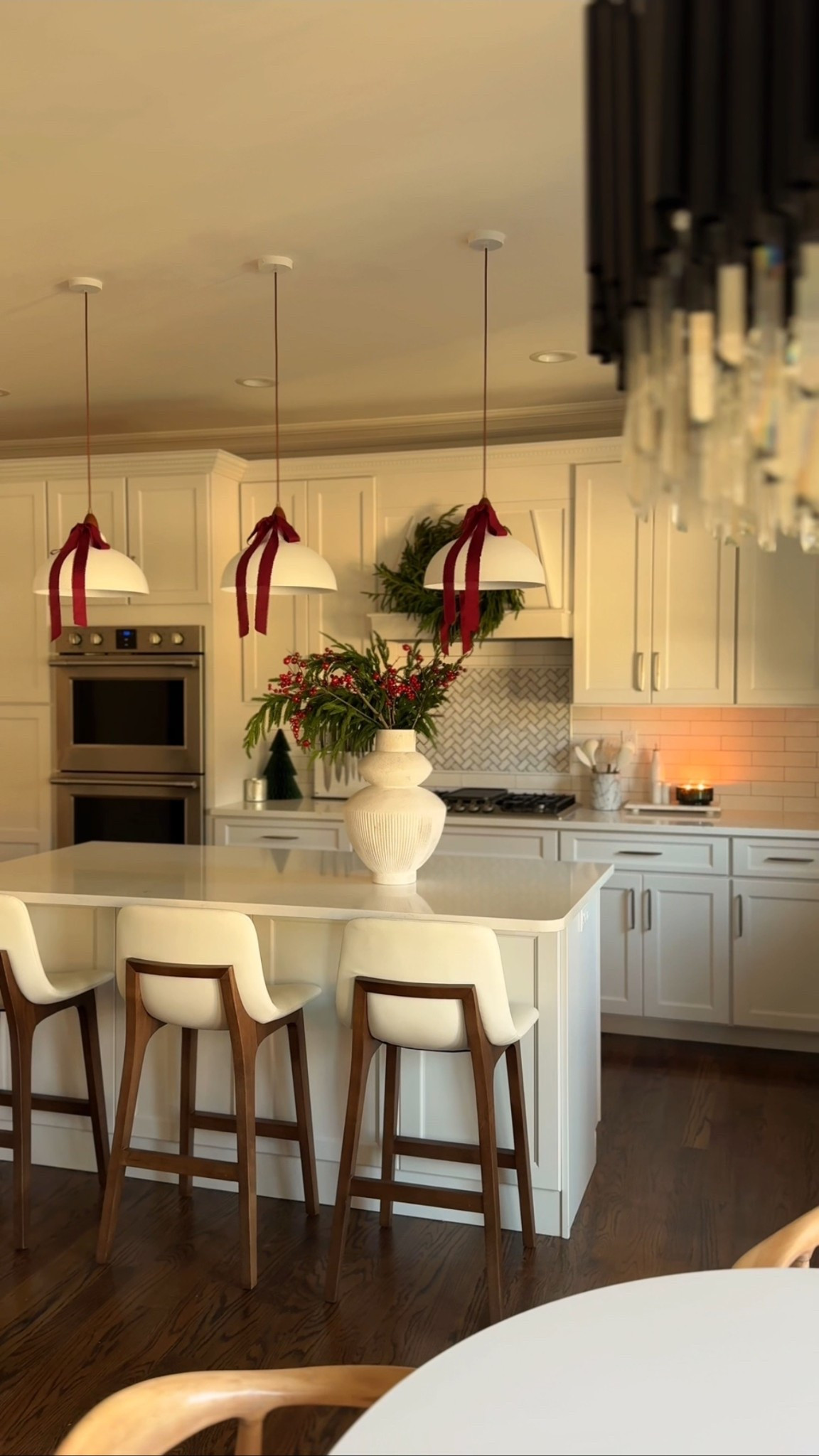 Red and white kitchen

Holiday inspo, Christmas decor

#LTKSeasonal #LTKHoliday #LTKHome