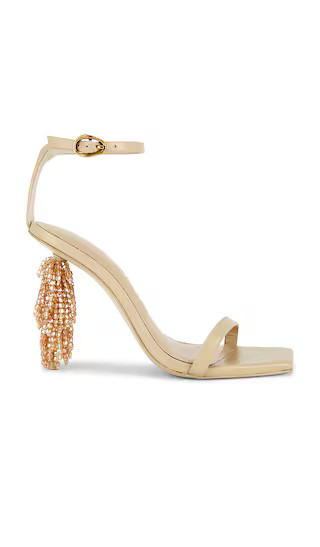 Sienna Sandal in Sand | Revolve Clothing (Global)