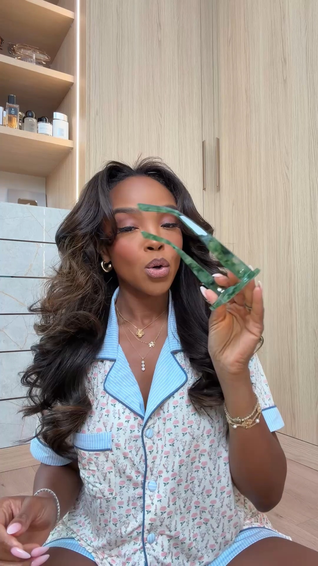 Hi Babes! ✨

The accessories that instantly elevate every outfit! These are the pieces I wear on repeat—from layered necklaces to everyday bracelets and my favorite oversized sunnies.

Everything is linked below!

xx, Kira | IG: KirasFashionFinds

Measurements:
Kira: 5'4" | Size Small | 140 lbs