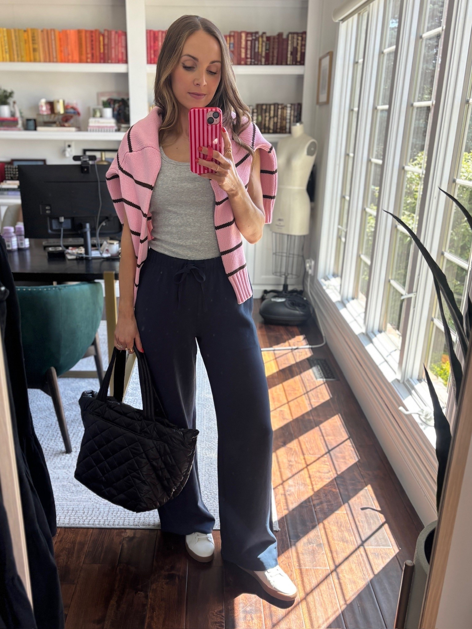 Monday OOTD
Pants @Aritzia, I am in a small tall @Quince @naturalizer @amazon