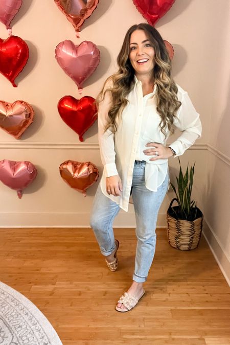 Casual ootd
Wearing a small in the top & I’m 5’3”
Jeans tts 
Shoes tts if between go up 1/2 size; Sam Edelman pearl bedazzled sandal 
My fave curling wand is linked!
Heart wall decor amazon balloons


#LTKunder100 #LTKshoecrush #LTKSeasonal
