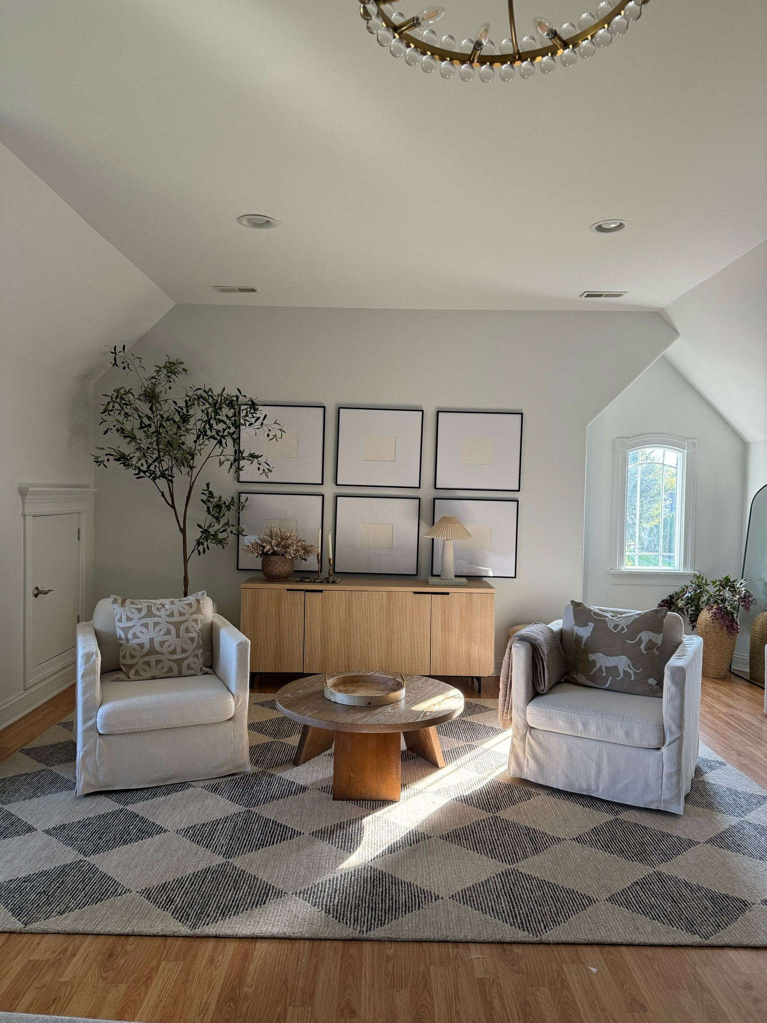 Obsessed with this rug! The statement pattern is everything! And my swivel chairs are only $178 now on sale!!! 

Bonus room, area rug, living room, accent chair, swivel chair, sideboard, coffee table, gallery frame, chair, 

#LTKSeasonal #LTKHome #LTKSaleAlert