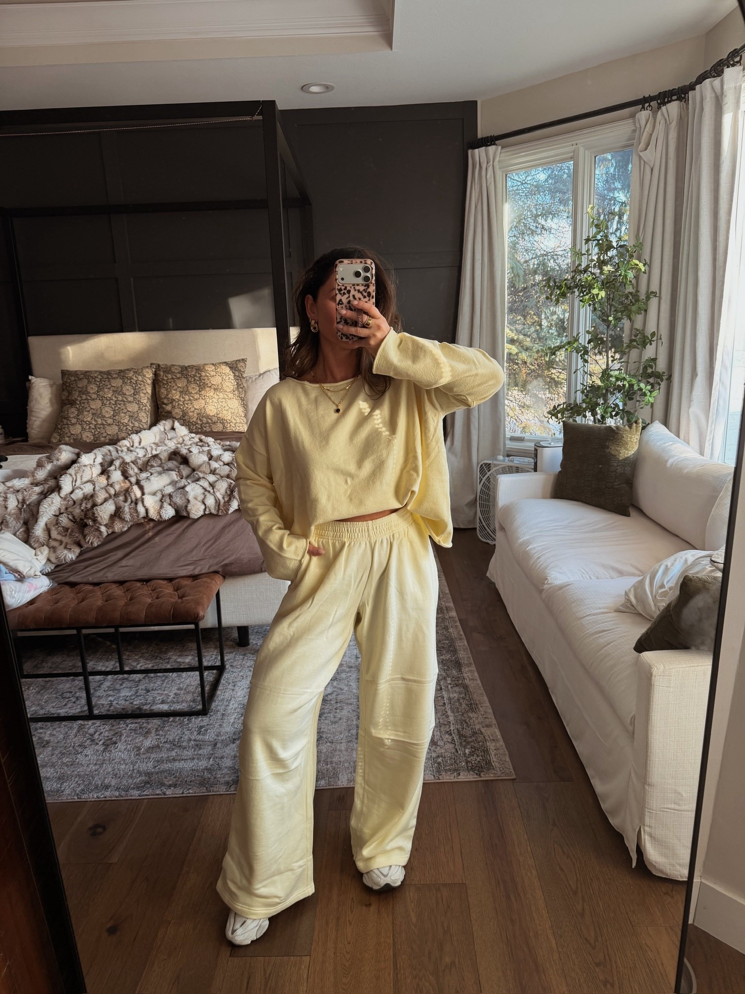 This yellow set from Aerie 💛🤩 soo cozy 

#LTKdayinmylife #LTKgrwm #LTKootd