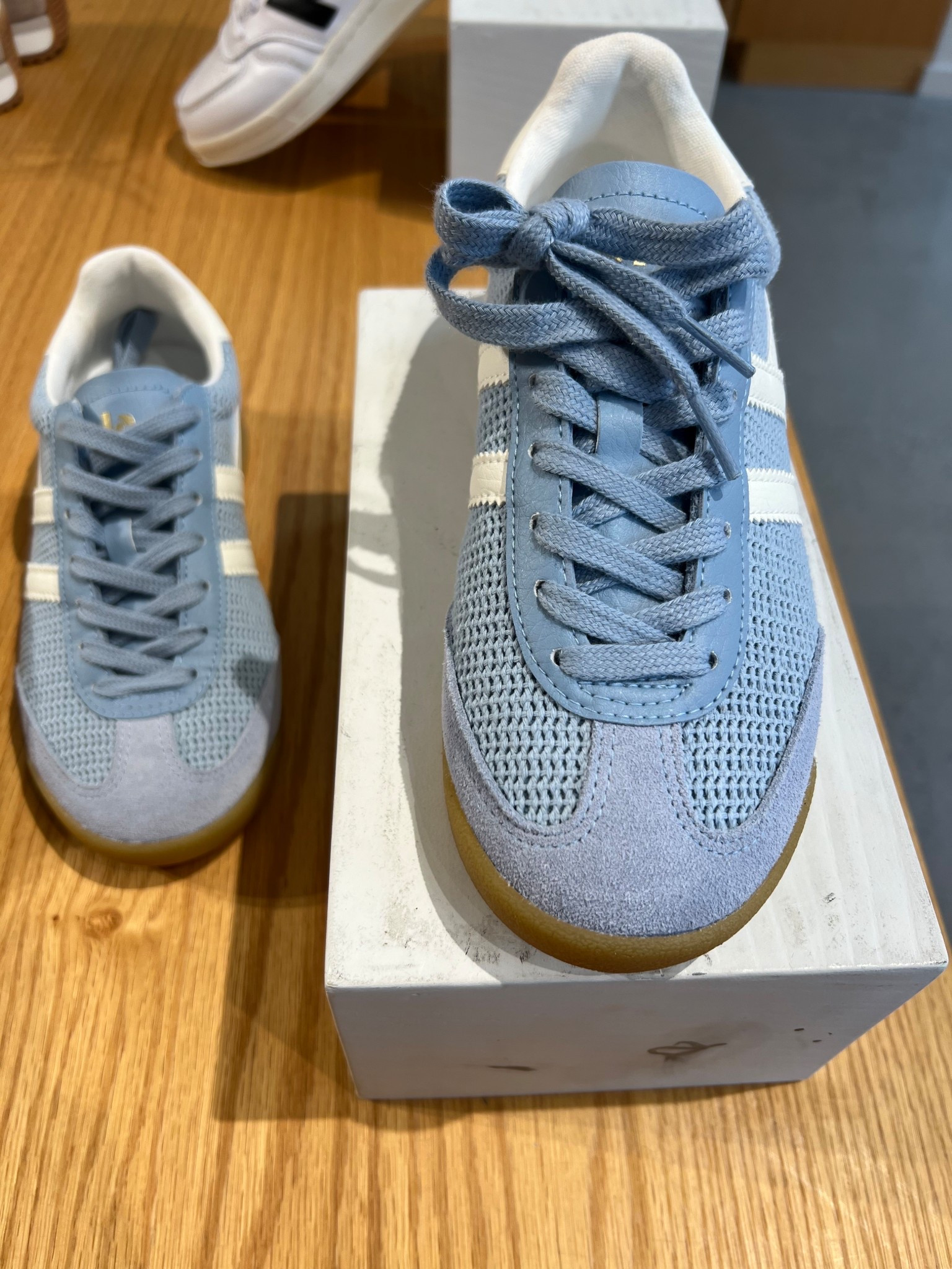 blue sneakers, casual outfit 

#LTKSeasonal #LTKootd #LTKOver40