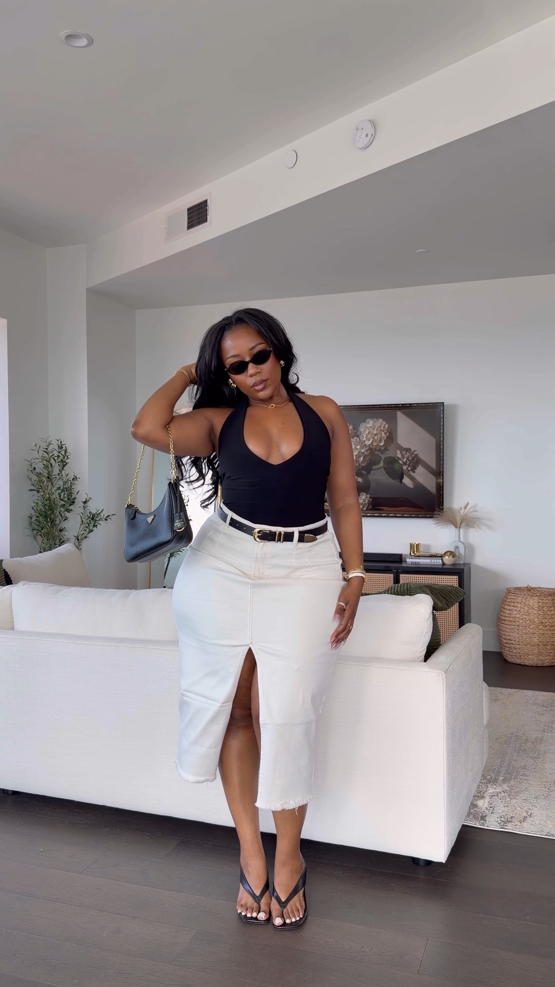 We call this look ✨Sophistisexy✨ wearing a size US14 in the skirt, XL in the Skims shapewear, and large bodysuit 