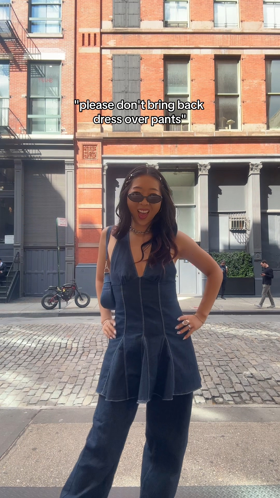 denim dress over baggy jeans yessirrr

#LTKVideo #LTKStyleTip #LTKFindsUnder100