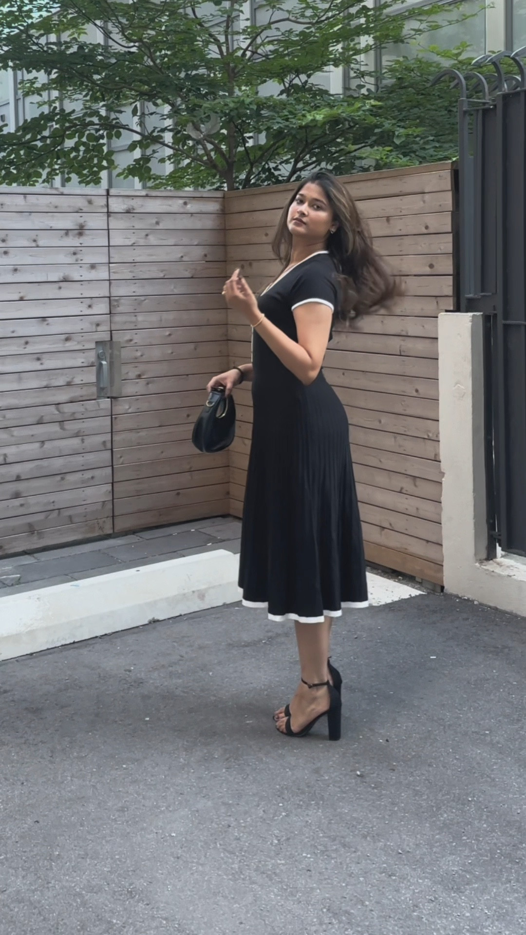 Black dress 🙂‍↔️

#LTKbeauty #LTKdresses #LTKcanada