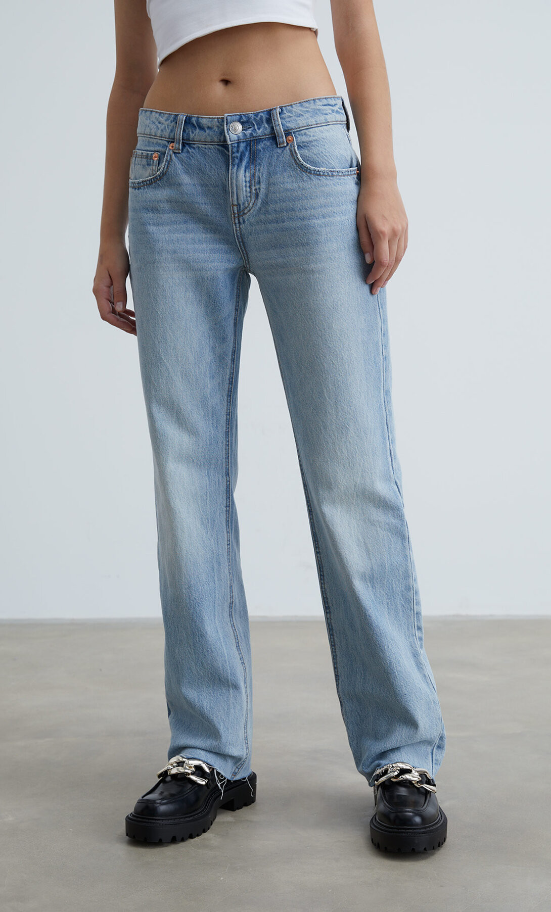 Straight Fit Jeans - Mode für Damen | Stradivarius Deutschland | Stradivarius DE