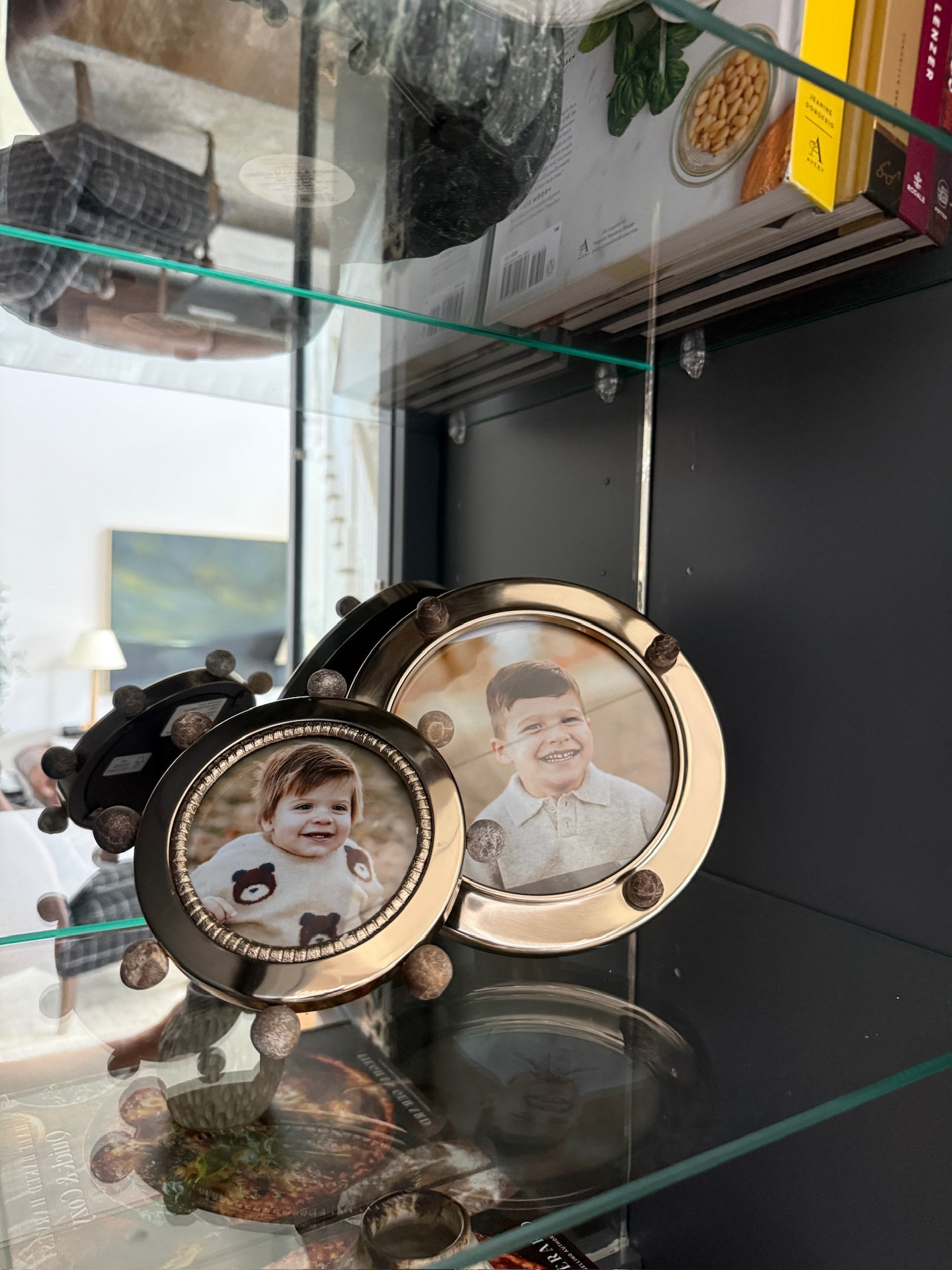 How cute are these circle frames!?

Target, target home, target home decor, picture frames, circle frames, bowls, catch alls, catch all bowl, grace white

#LTKmomlife #LTKHome #LTKBaby