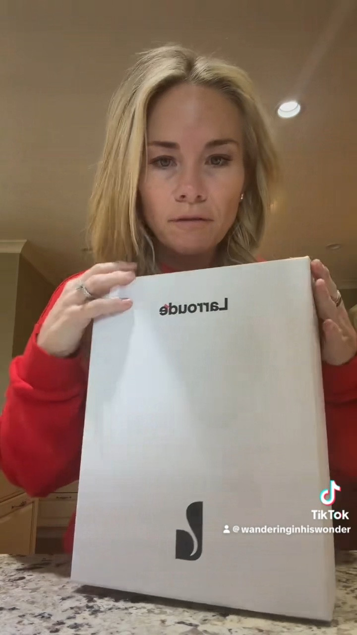 My Larroude pre-order finally came in today and I’m obsessed 🤍
These are the perfect summer wedge… super cute and actually really comfortable.

Just a heads up—they do run big. I’m sending mine back for a size 5.

Linked here if you want to check them out:

https://larroude.com/products/beige-milan-gioiello-espadrille-raffia
