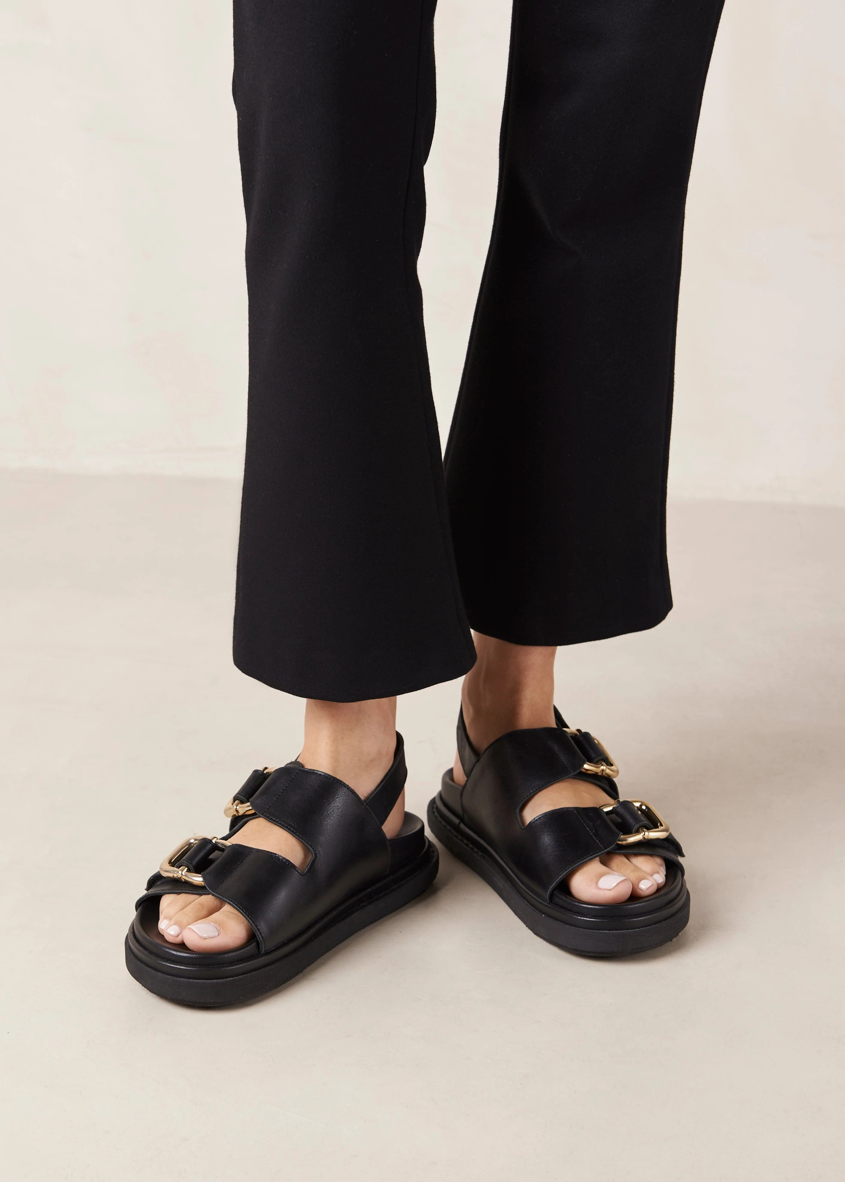 Harper - Black Leather Sandals | ALOHAS | Alohas FR