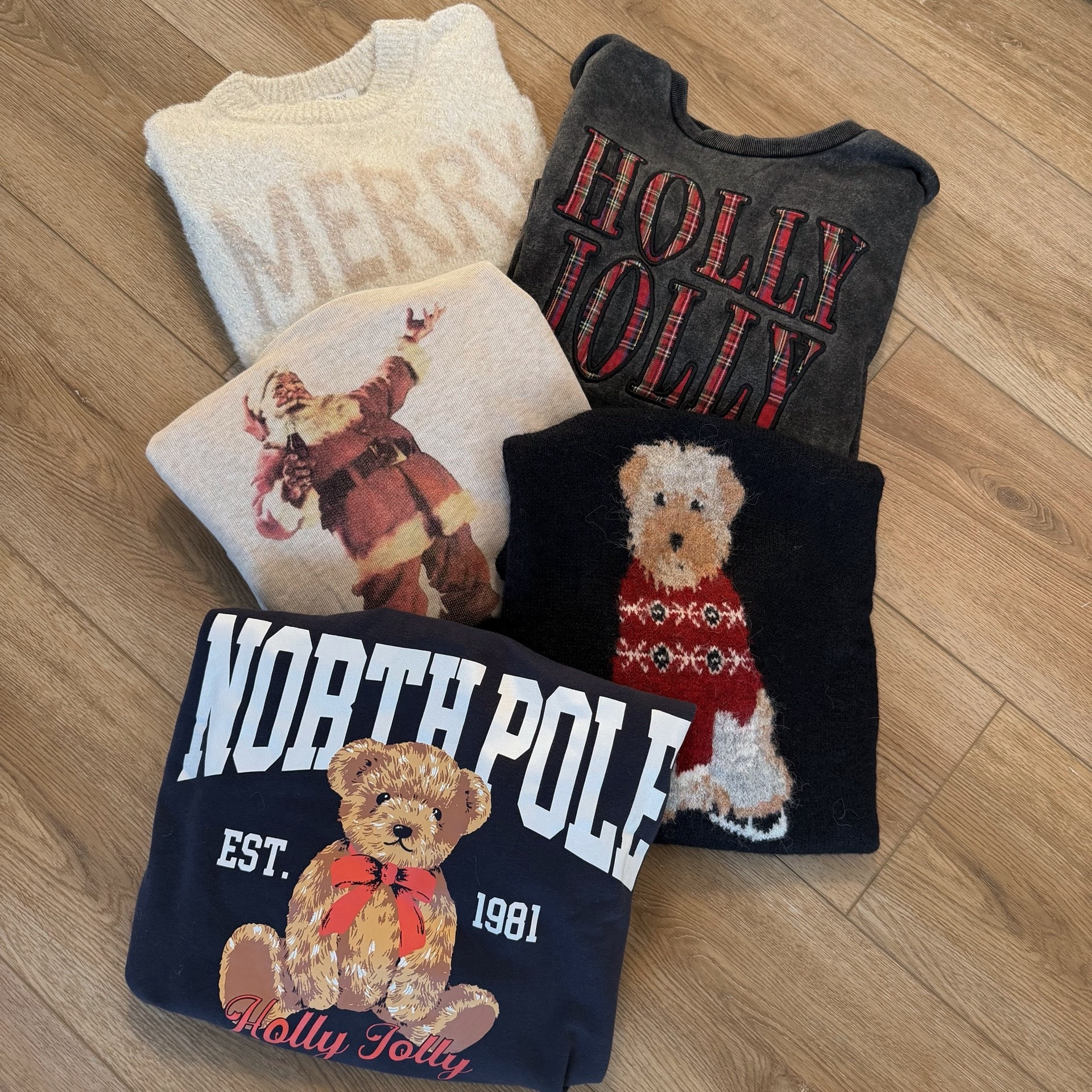 Some cutie holiday graphics I’m loving🎄✨🎅🏼 random sizing in all tbh! 

Merry sweater - L
Holly Jolly crewneck - XL
Vintage Coca-Cola 🎅🏼 - M
Cozy sweater 🐾 - XL
North Pole 🧸 Crew - XL

Seasonal / festive / ootd / buckle / American Eagle / Target / outfit inspo / Holley Gabrielle 


#LTKFindsUnder100 #LTKHoliday #LTKSeasonal