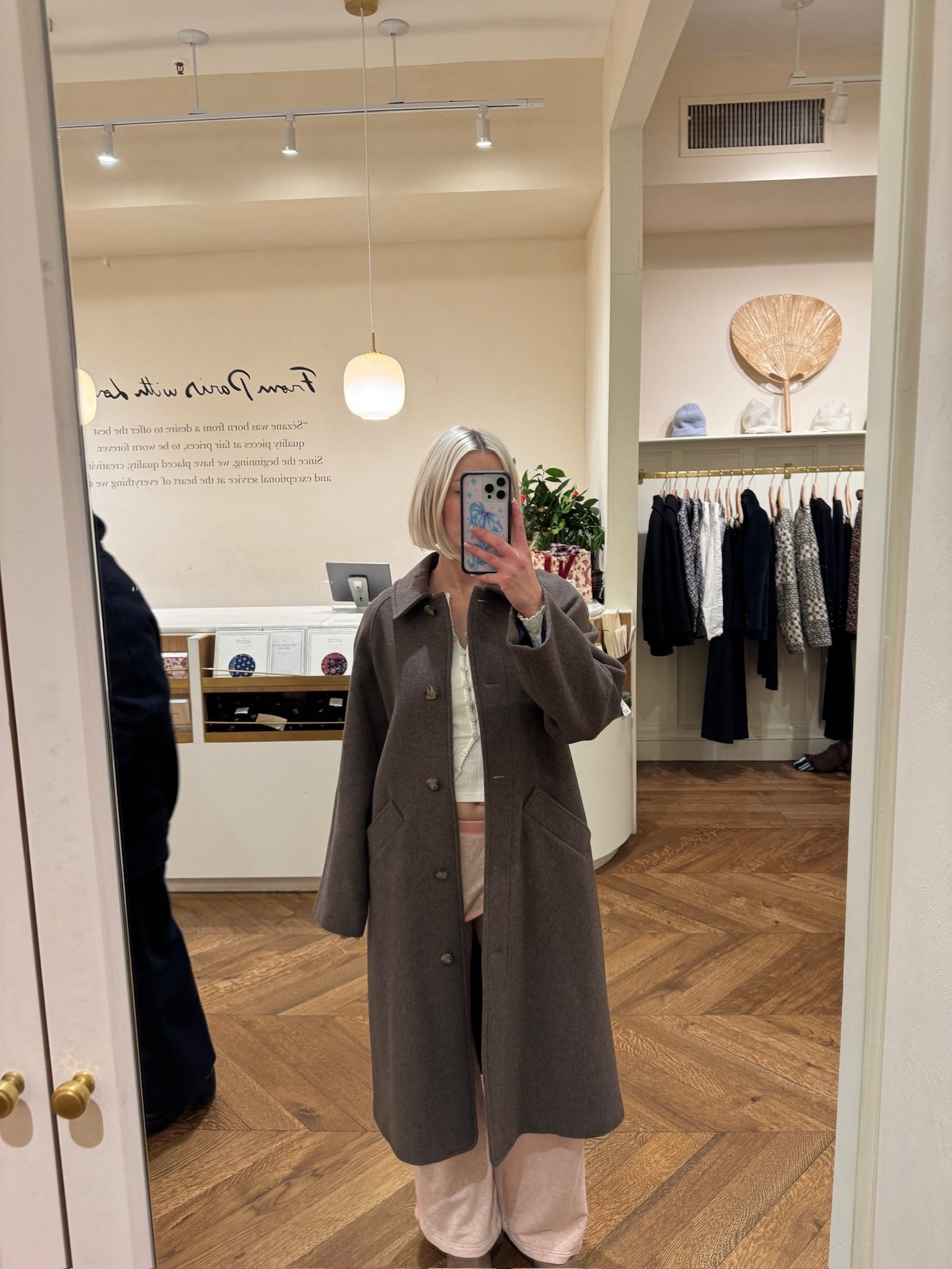 the most gorgeous coat!! wearing a size 36

sold out right now but restocking soon

sezane, winter coat, chocolate brown

#LTKHoliday #LTKSeasonal #LTKGiftGuide