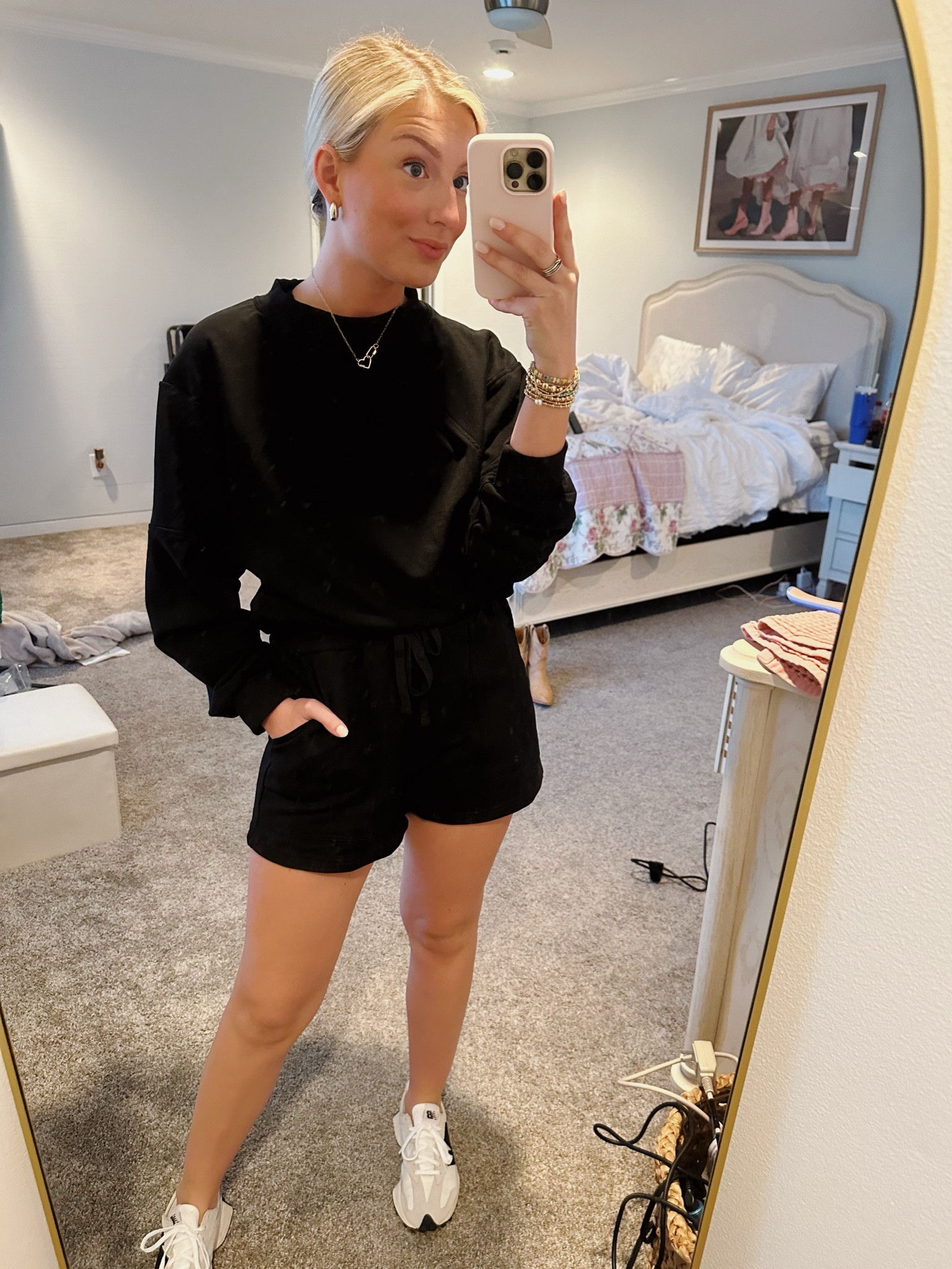 Go to fit for working weddings! So cute and sooo comfy! + comes in so many colors! 😌🙌🏼💄