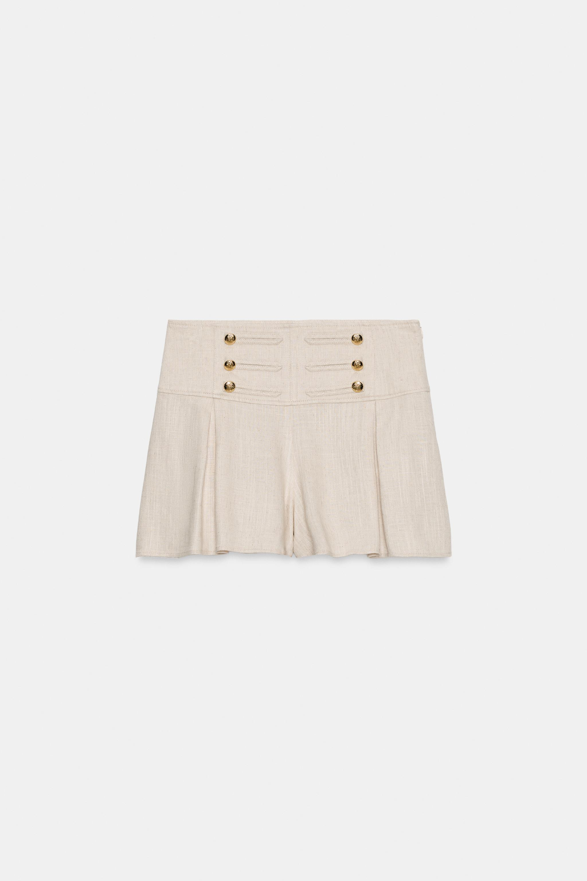 SHORTS WITH BUTTON DETAILS | Zara US