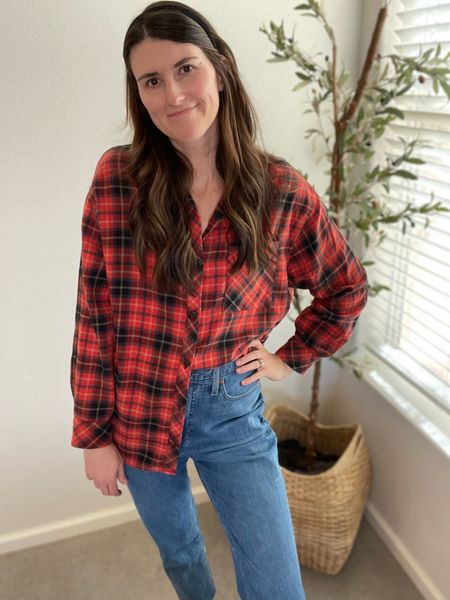 One side tuck. Is this a trend? I like it, so I am going with it! Loving this oversized flannel. 



#LTKGiftGuide #LTKstyletip #LTKSeasonal