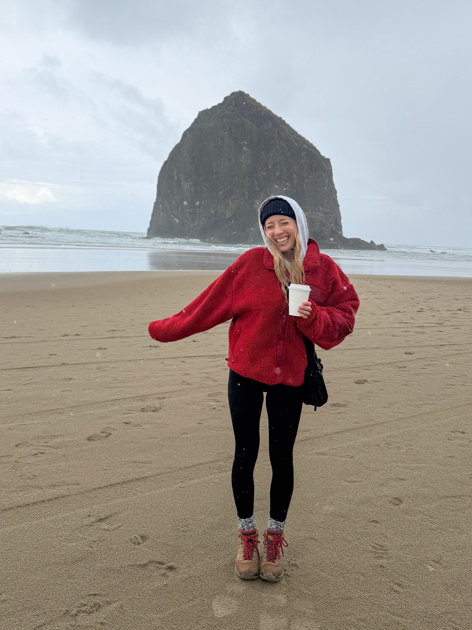 Cozy, rainy beach days >>> 🐚🦀☕️🌧️🌊