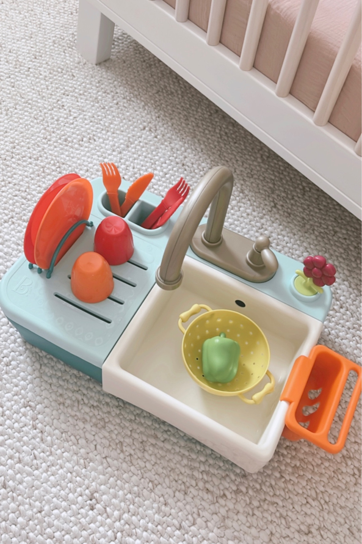 Toddler play sink 🍏🍴

#LTKbaby #LTKkids #LTKSpringSale