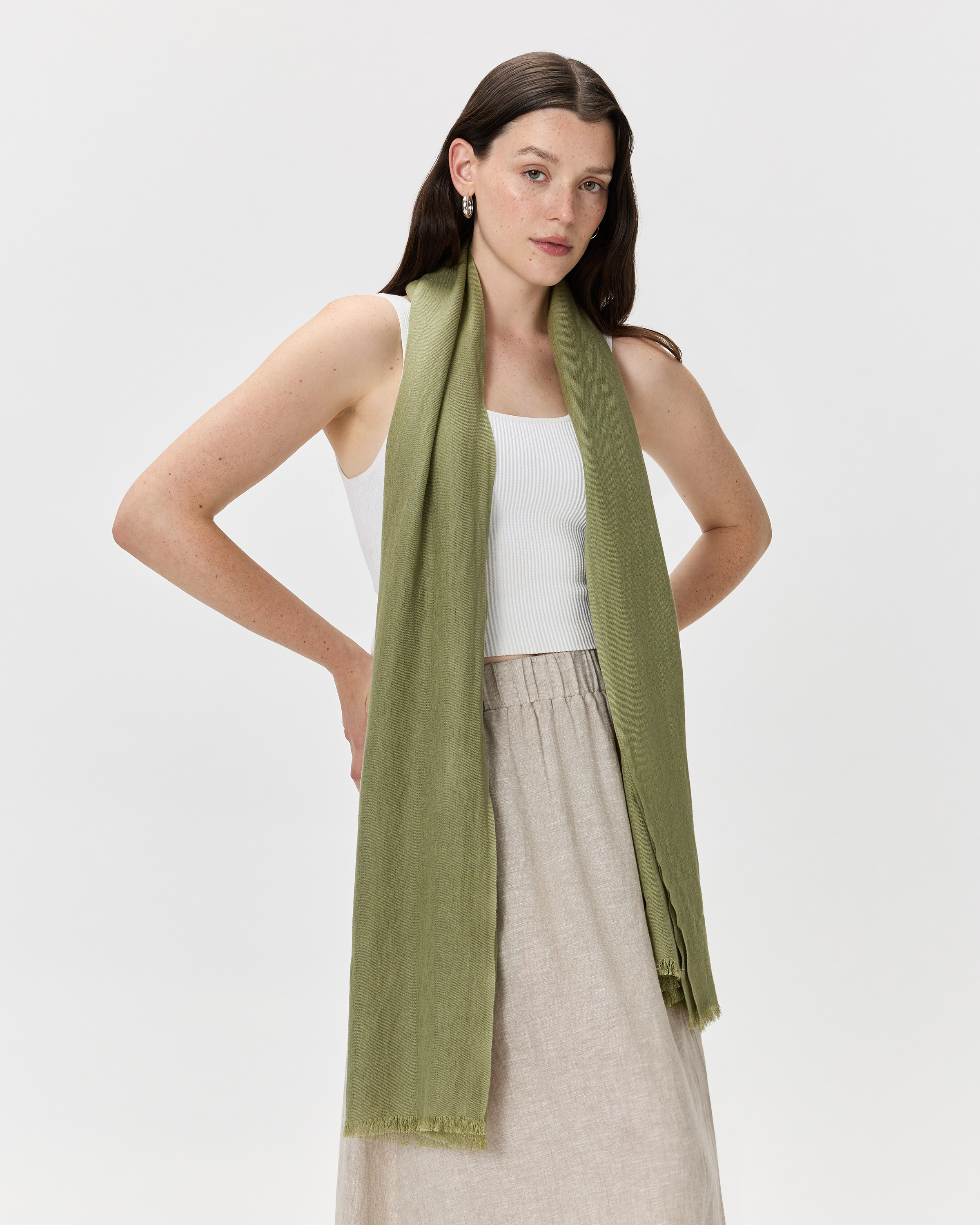 Quince | Women's Featherweight Cashmere Silk Frayed Edge Scarf in Sage | Quince