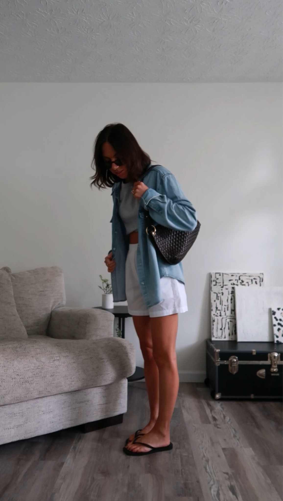 Simple linen shorts outfit for spring 

#LTKStyleTip #LTKFindsUnder100 #LTKFindsUnder50