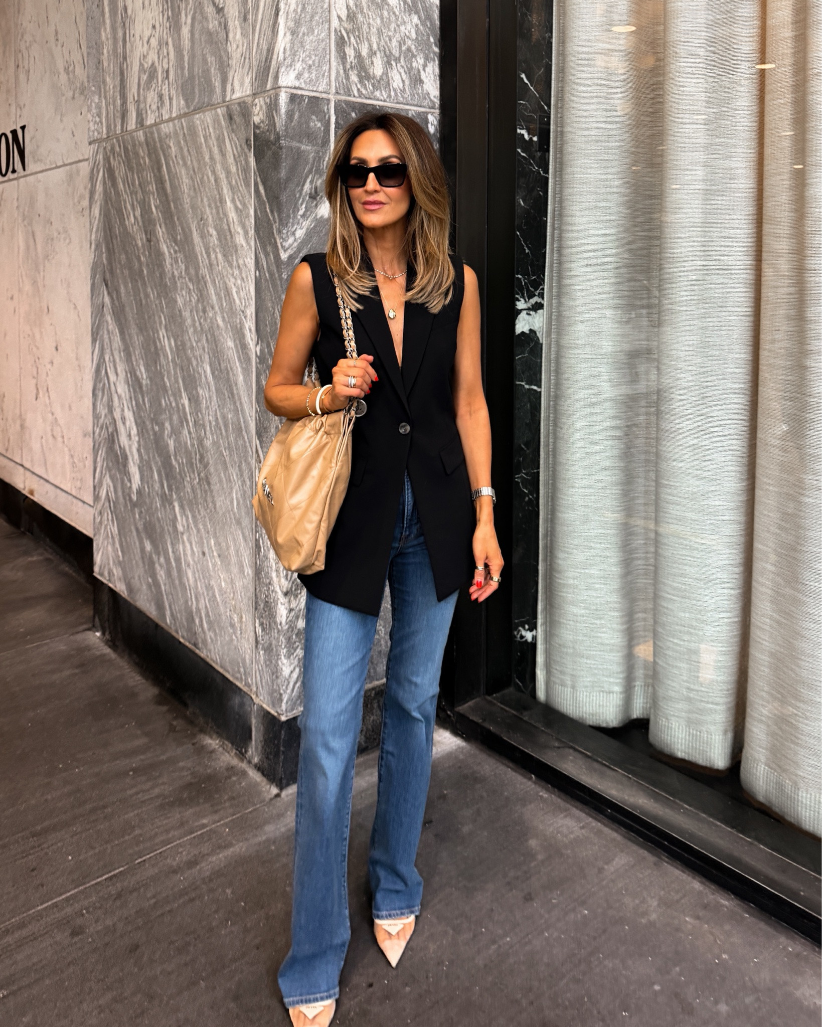 Dinner in Chicago wearing one of my favorite Nordstrom Sale finds. 🤎
Jeans tts/25 top xs
