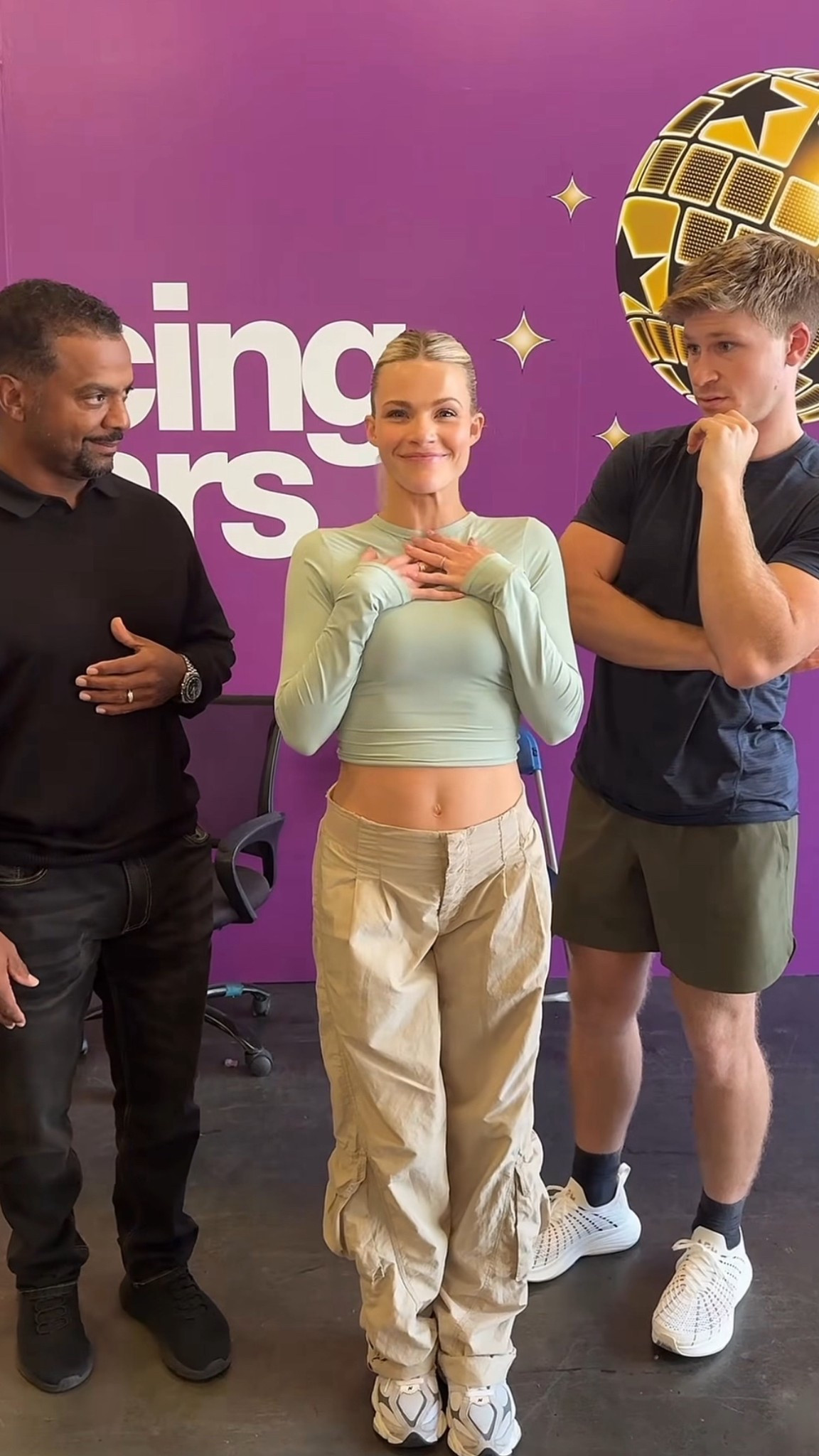 Camera blocking ootd ✨

#LTKStyleTip #LTKShoeCrush #LTKActive