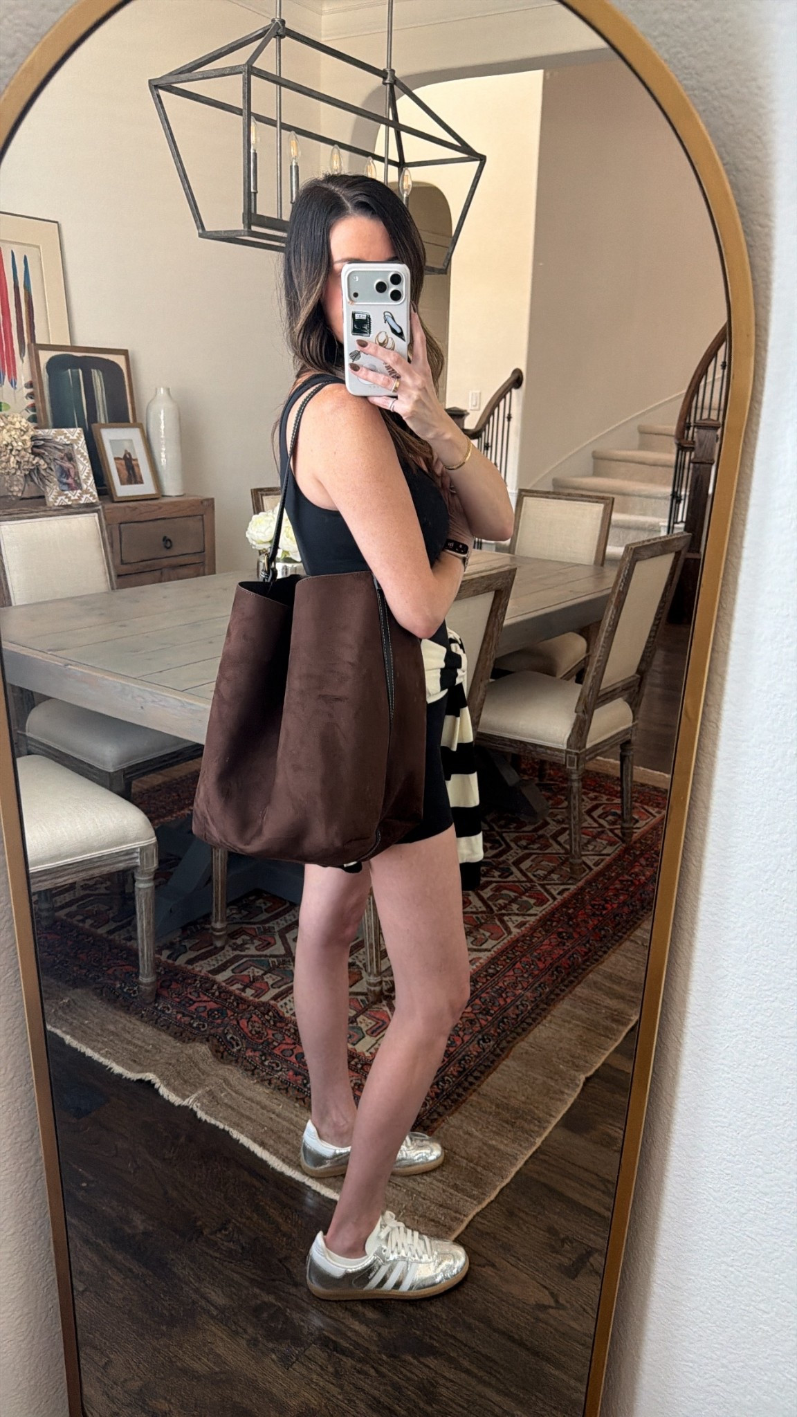 This Gap suede tote for fall 🤌🏻

#LTKFindsUnder100 #LTKItBag