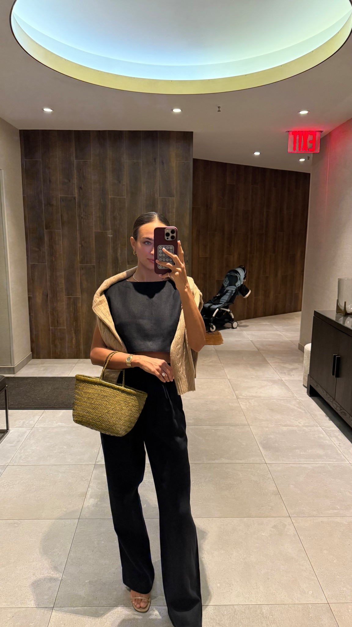 Posse set 
cableknit sweater 
Khaite sandal heels 
Dragon diffusion bag 

#LTKFindsUnder100 #LTKItBag #LTKSeasonal