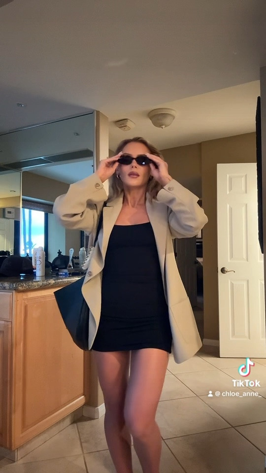 Classy and cute 

#LTKSeasonal #LTKSpringSale #LTKVideo