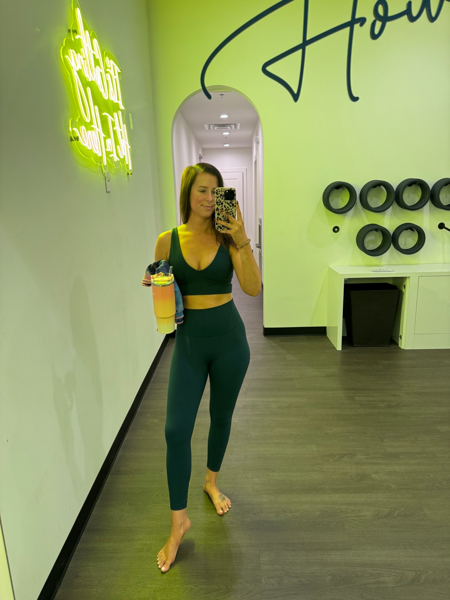 This color & set are 👌🏻

#LTKFindsUnder100 #LTKGiftGuide #LTKfitnessgoals