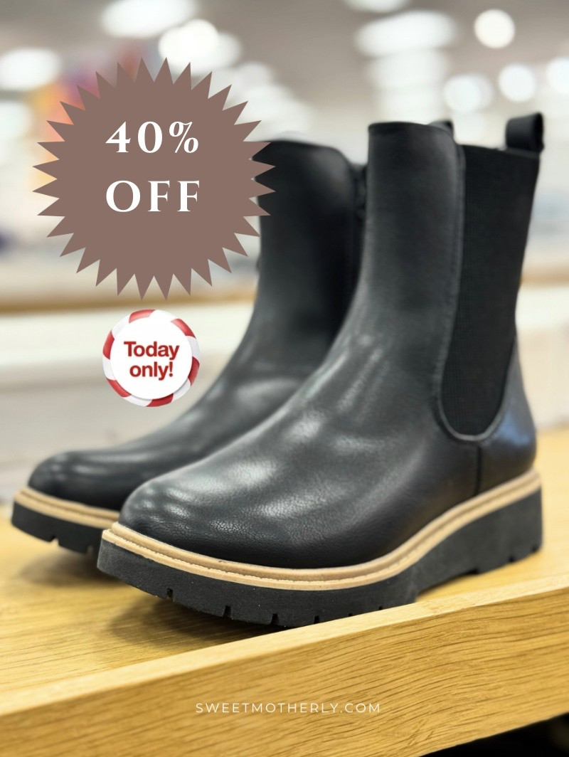 Take 𝟰𝟬% 𝗼𝗳𝗳 select women's shoes TODAY ONLY at Target!

ankle boots
ballet flats
block heel sandals
classic pumps
leather loafers
running sneakers
strappy heels
wedges espadrille
platform sneakers
mules slip-on

#LTKSaleAlert #LTKGiftGuide #LTKHoliday