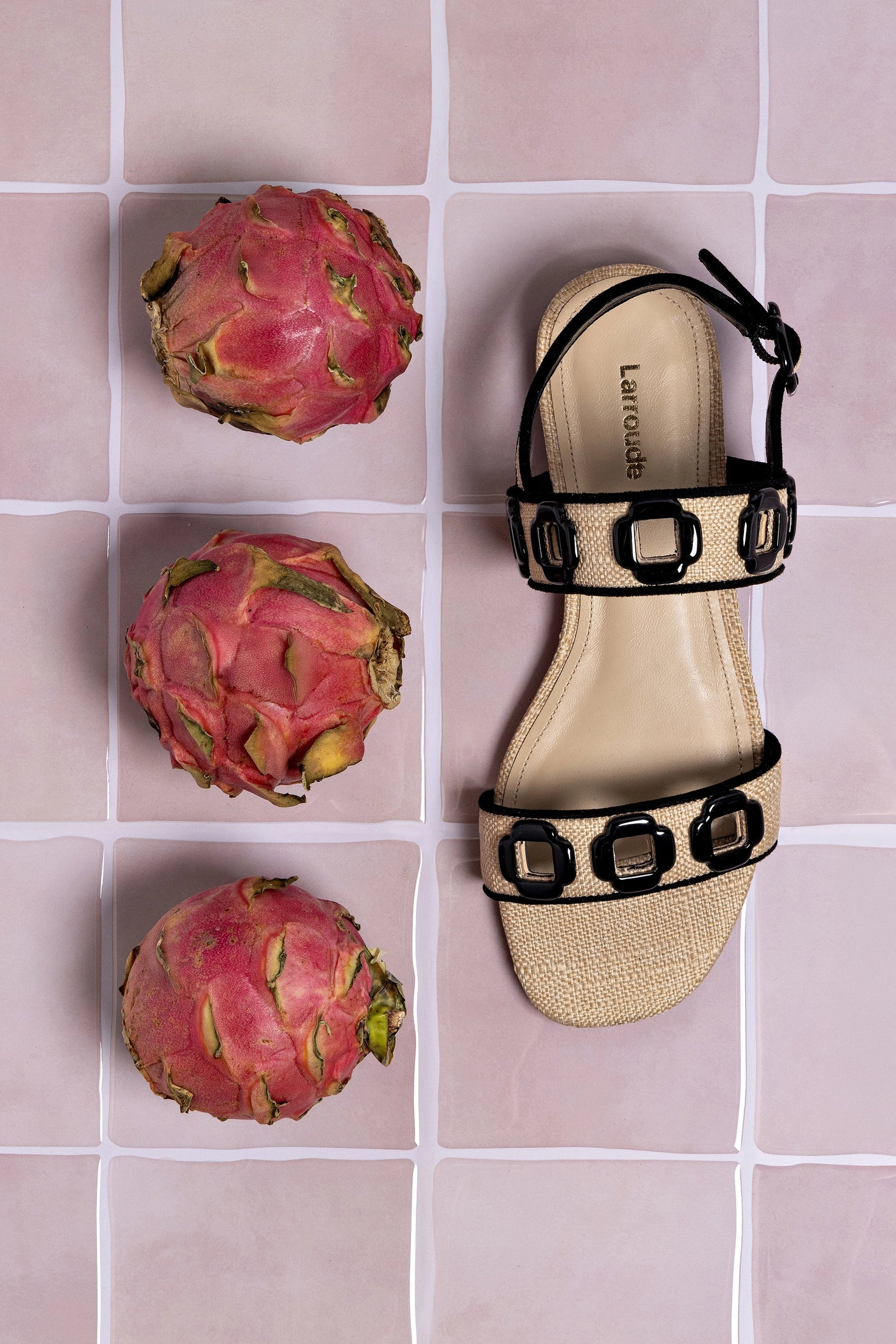 Milan Flat Sandal In Beige Raffia and Black Trimming | Larroude