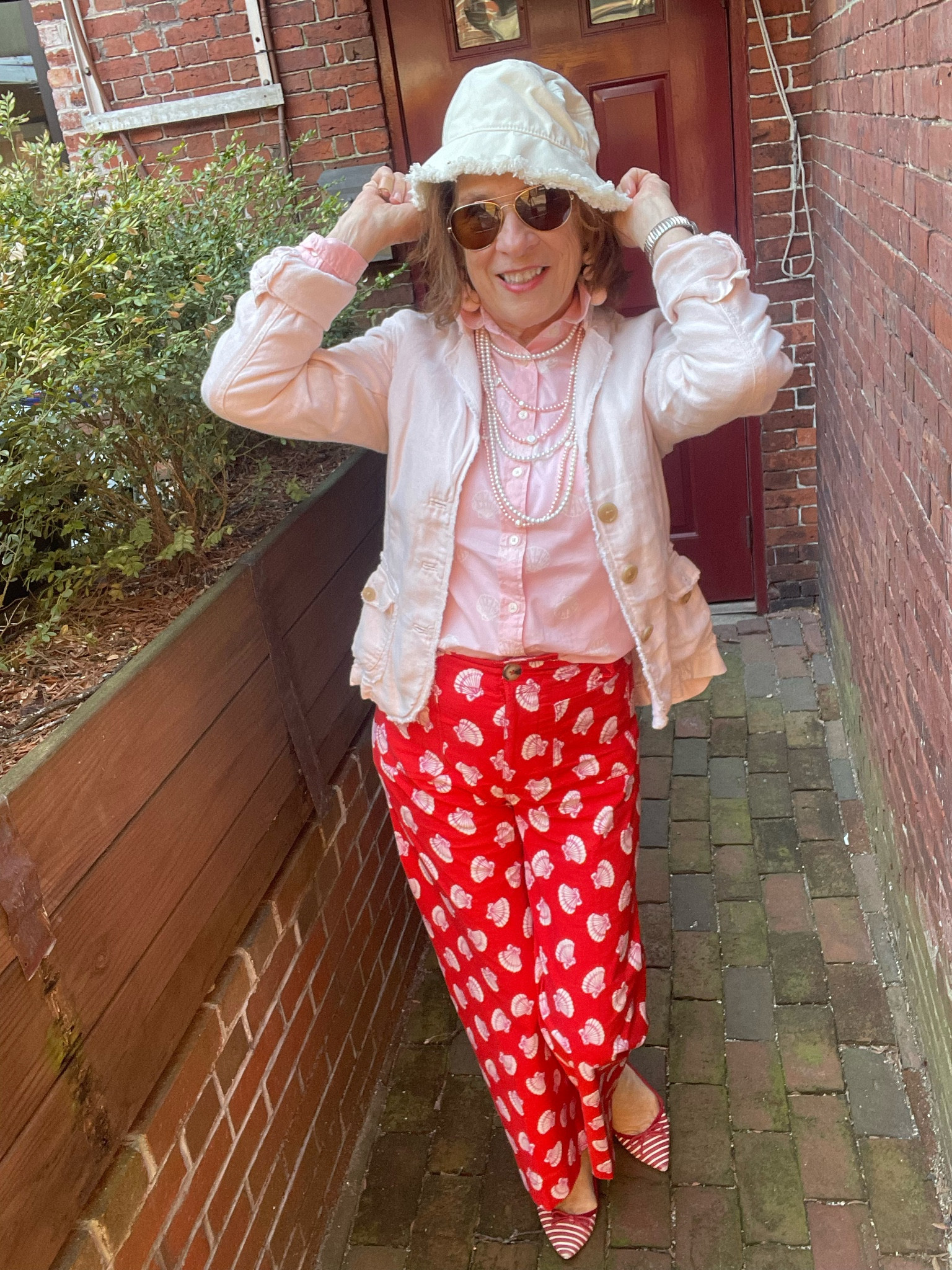 The Colette cropped wide leg pants in a shell 🐚 print. Comes in three different prints.  So fun to style. Comfy!



#LTKSeasonal #LTKstyletip #LTKunder100