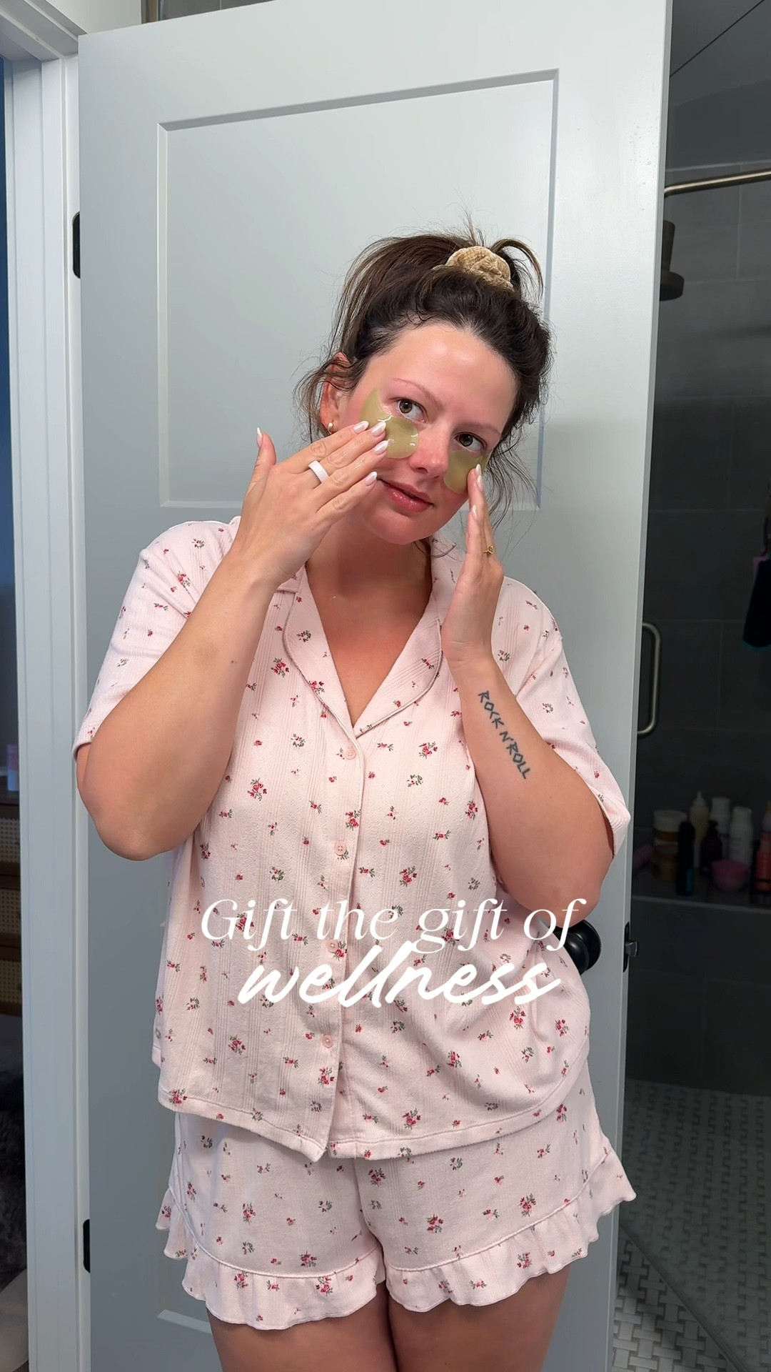 #ad @ouraring ceramic — for a well rounded you, for a colorful you, for a happy you! Makes the perfect gift for the wellness lover in your life or maybe a little gift to me from me 👀 Now shoppable on my @shop.ltk at @target at here! #WithOura #OuraPartner #OuraRing #TargetPartner #target #giftguide #liketkit 

#LTKHoliday #LTKGiftGuide #LTKdayinmylife