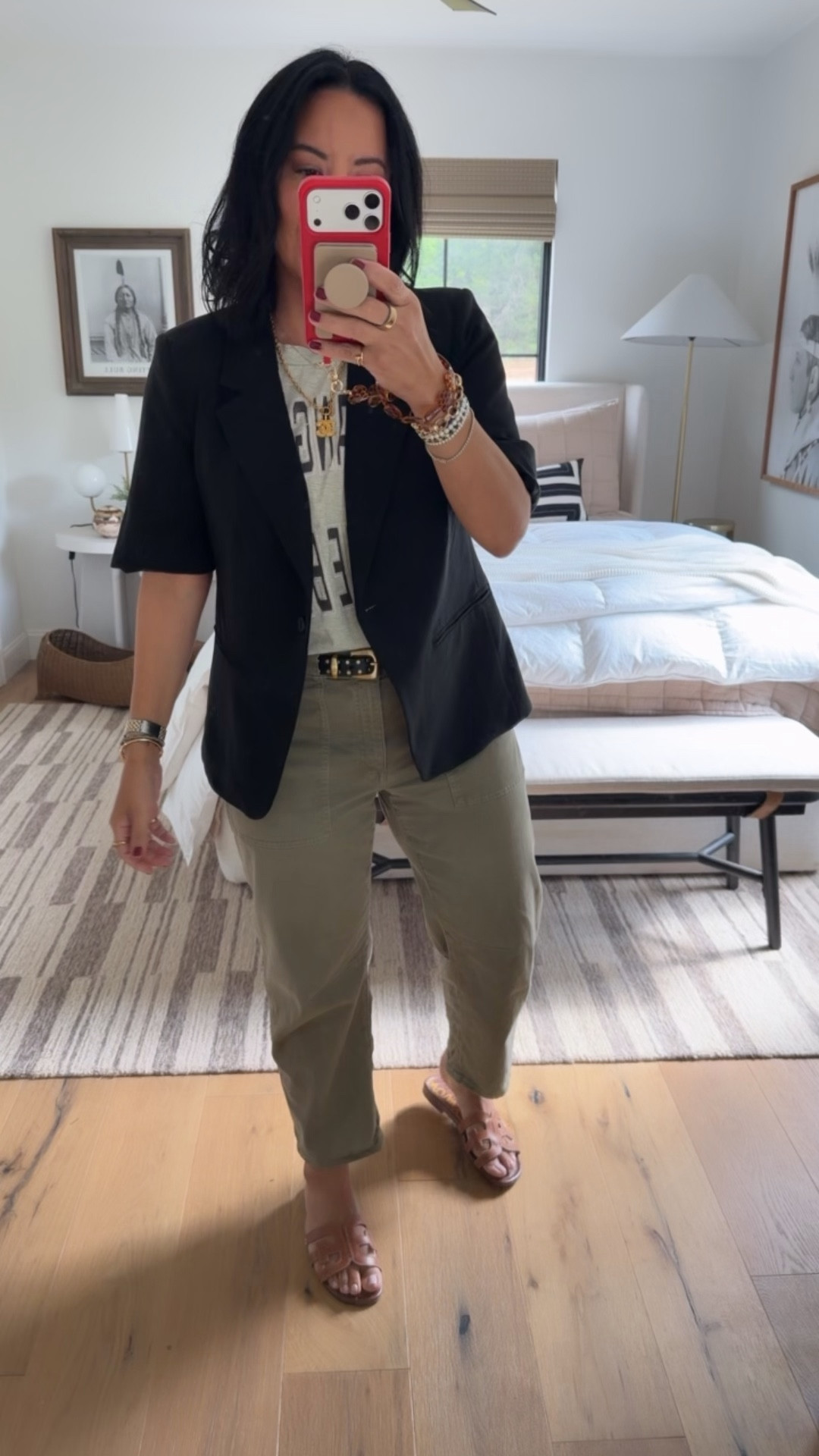 Blazer size medium, t-shirt size medium, pants size 29 (I’m a curvy size 8), shoes fit tts. 


#LTKWorkwear #LTKOver40