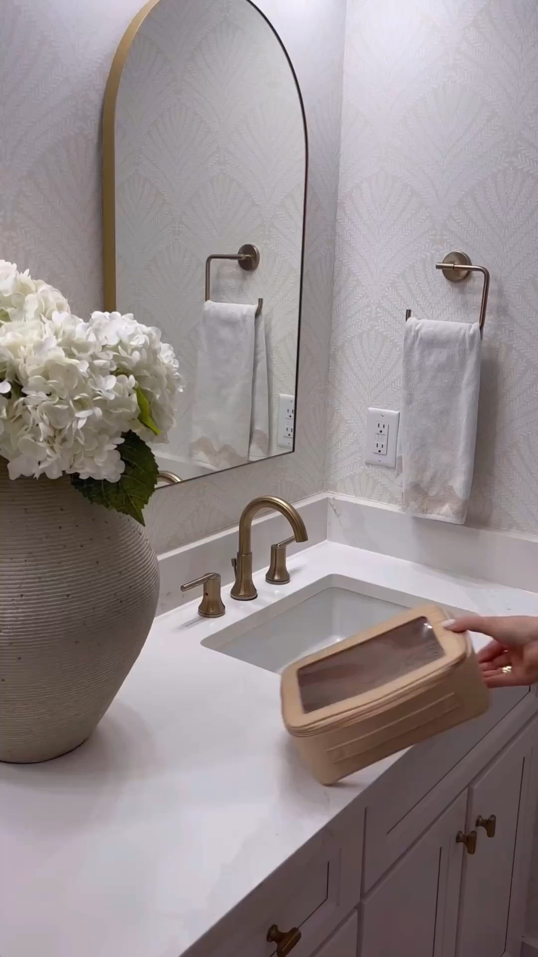 Linked some of my favorite cosmetic organizers for travel below ✈️🩷



Traveling, on the go, trips, cosmetic case, organization, sidneymarieduke 

#LTKBeauty