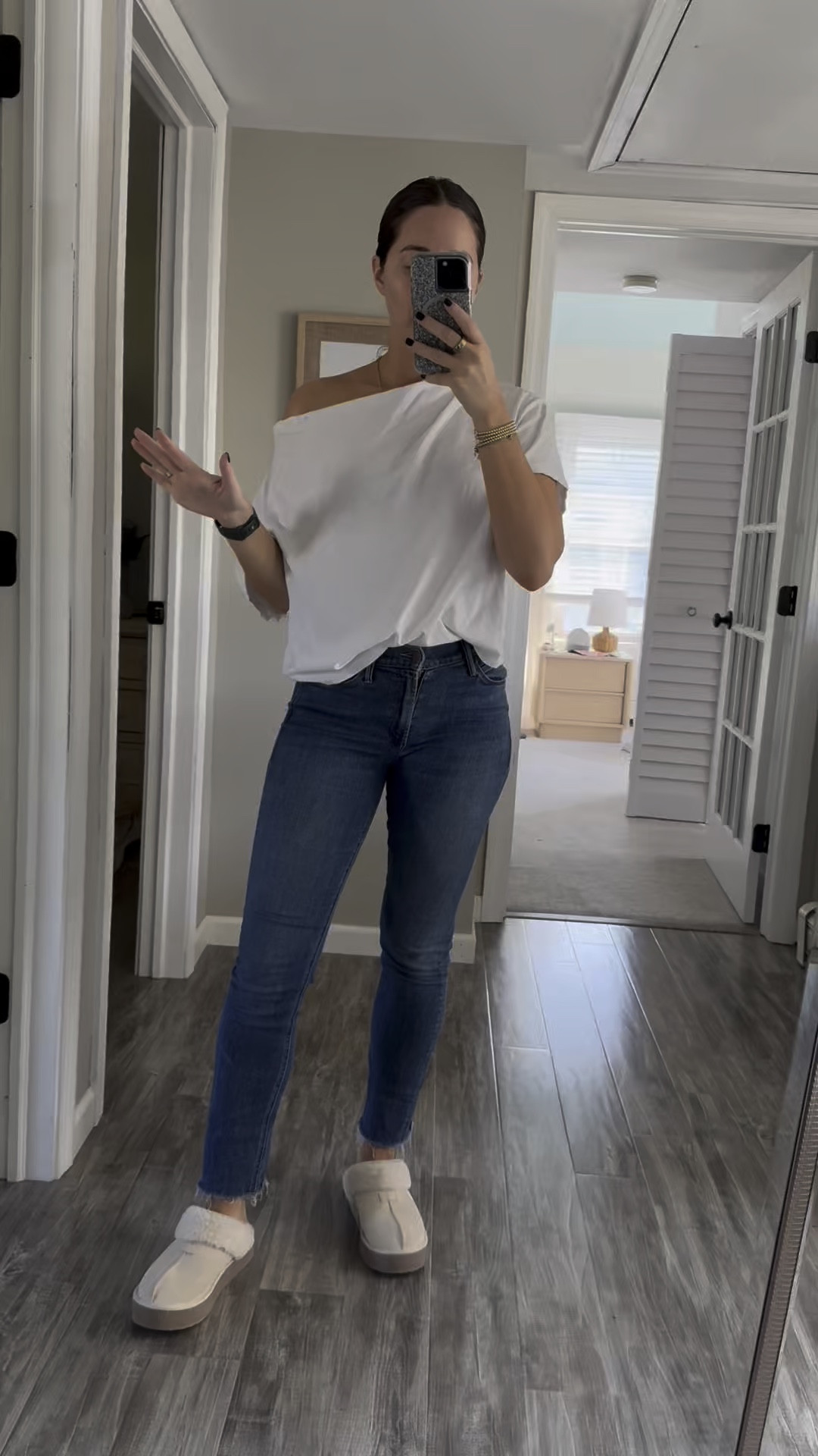 Nuuds sale!  I LOVE these off the shoulder t shirts - they are so good. Quality is 10/10 and they can be dressed up & worn casually 
Size small 
Jeans are tts


#LTKSaleAlert #LTKFindsUnder50 #LTKFindsUnder100