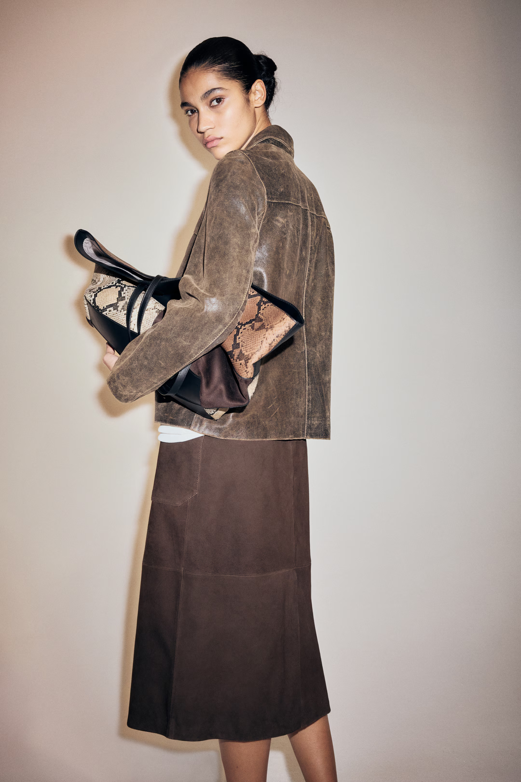 Suede skirt | H&M (UK, MY, IN, SG, PH, TW, HK)